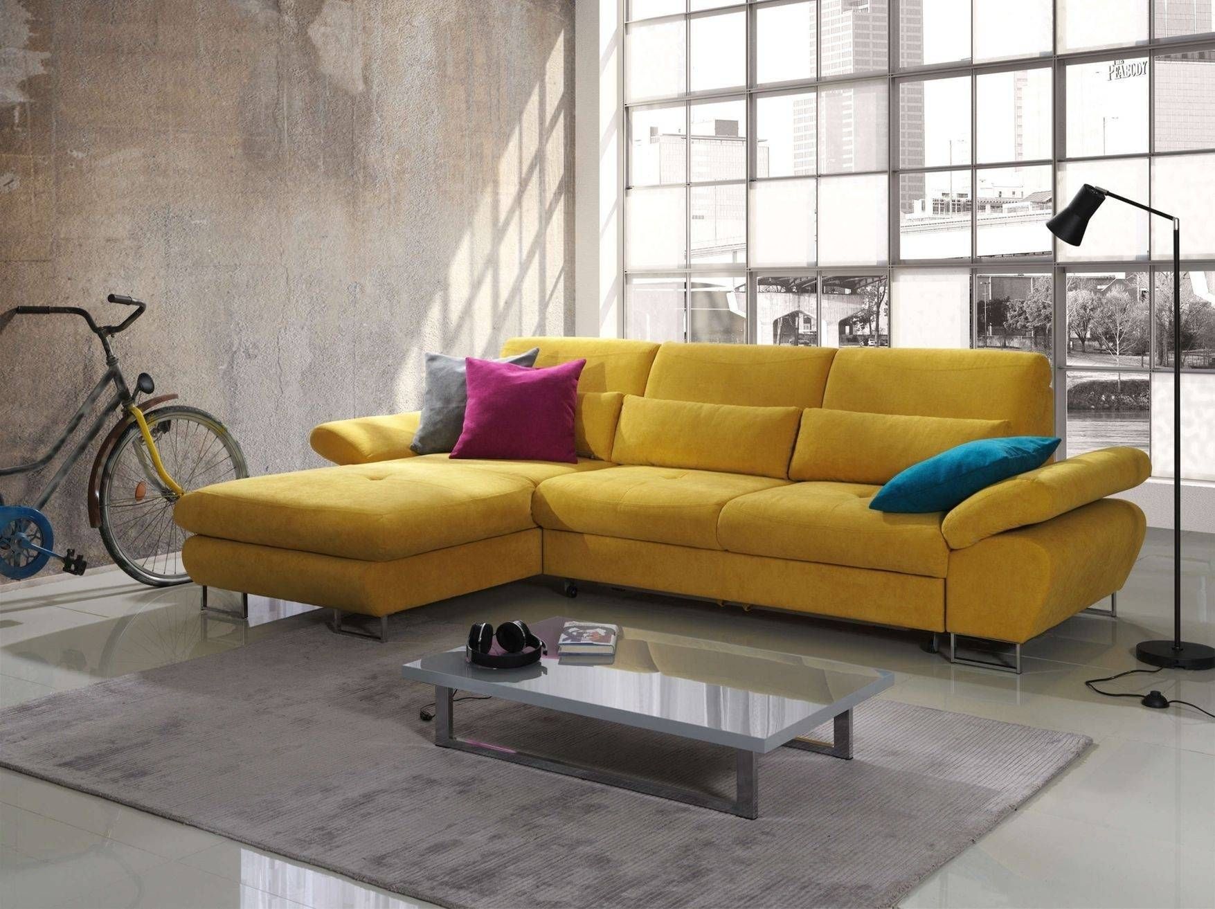 Amazing Apartment Size Sectional Sofa With Chaise 81 With Within Bentley Sectional Leather Sofa (View 13 of 30)