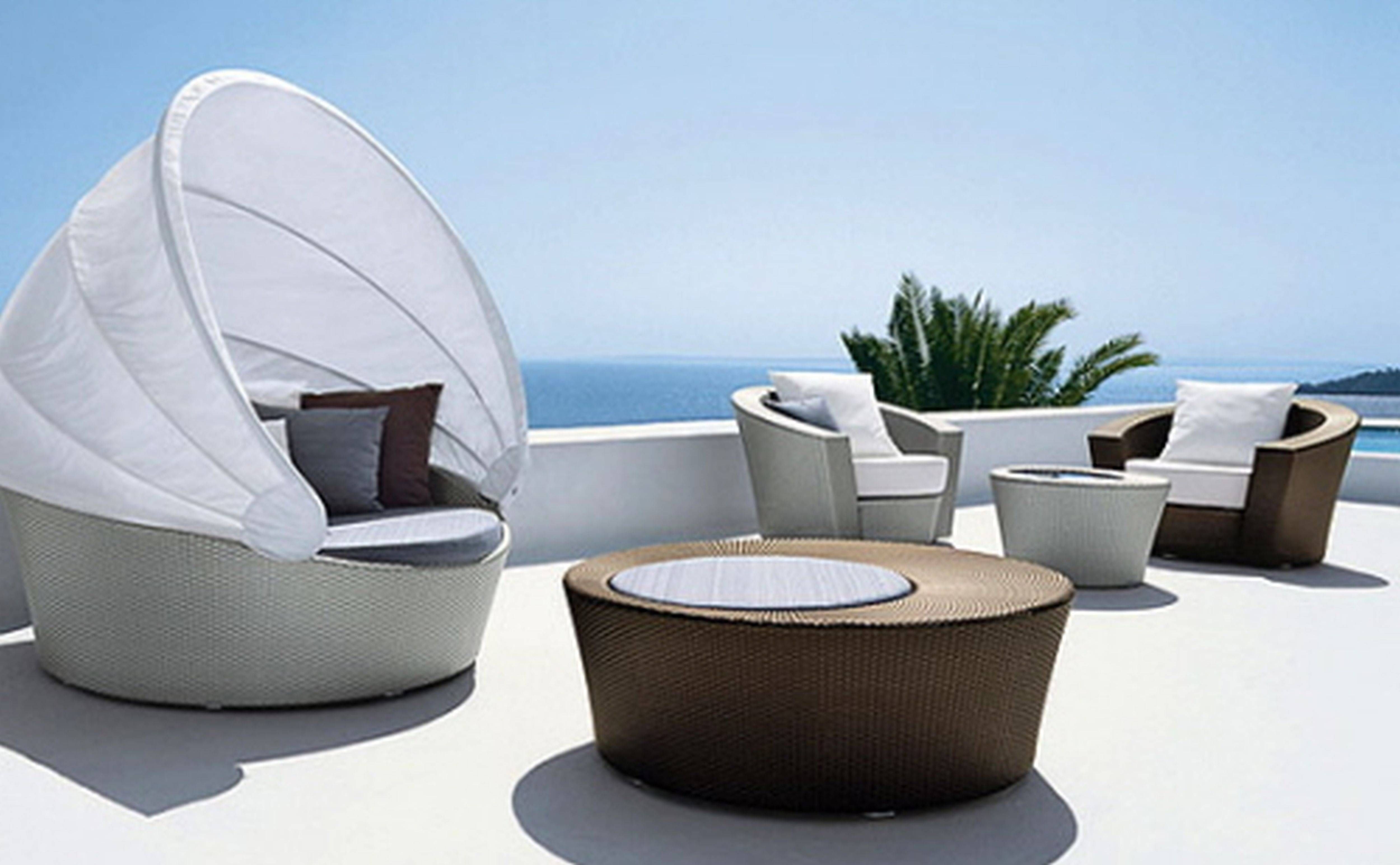 Applying The Modernity From The Outsidepurchasing The Modern For Outdoor Sofas With Canopy (View 16 of 30)