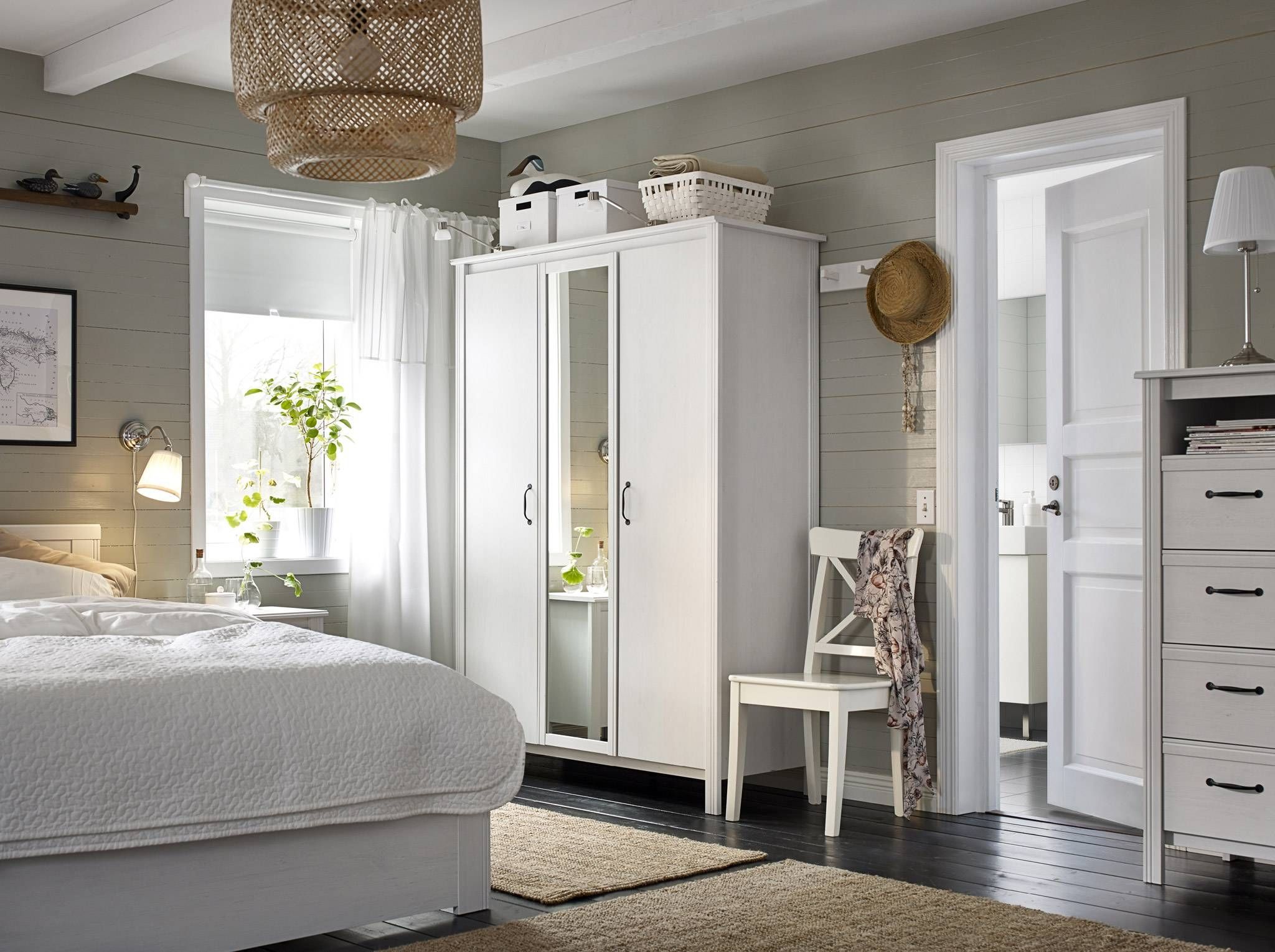 Featured Photo of 15 Best White Bedroom Wardrobes