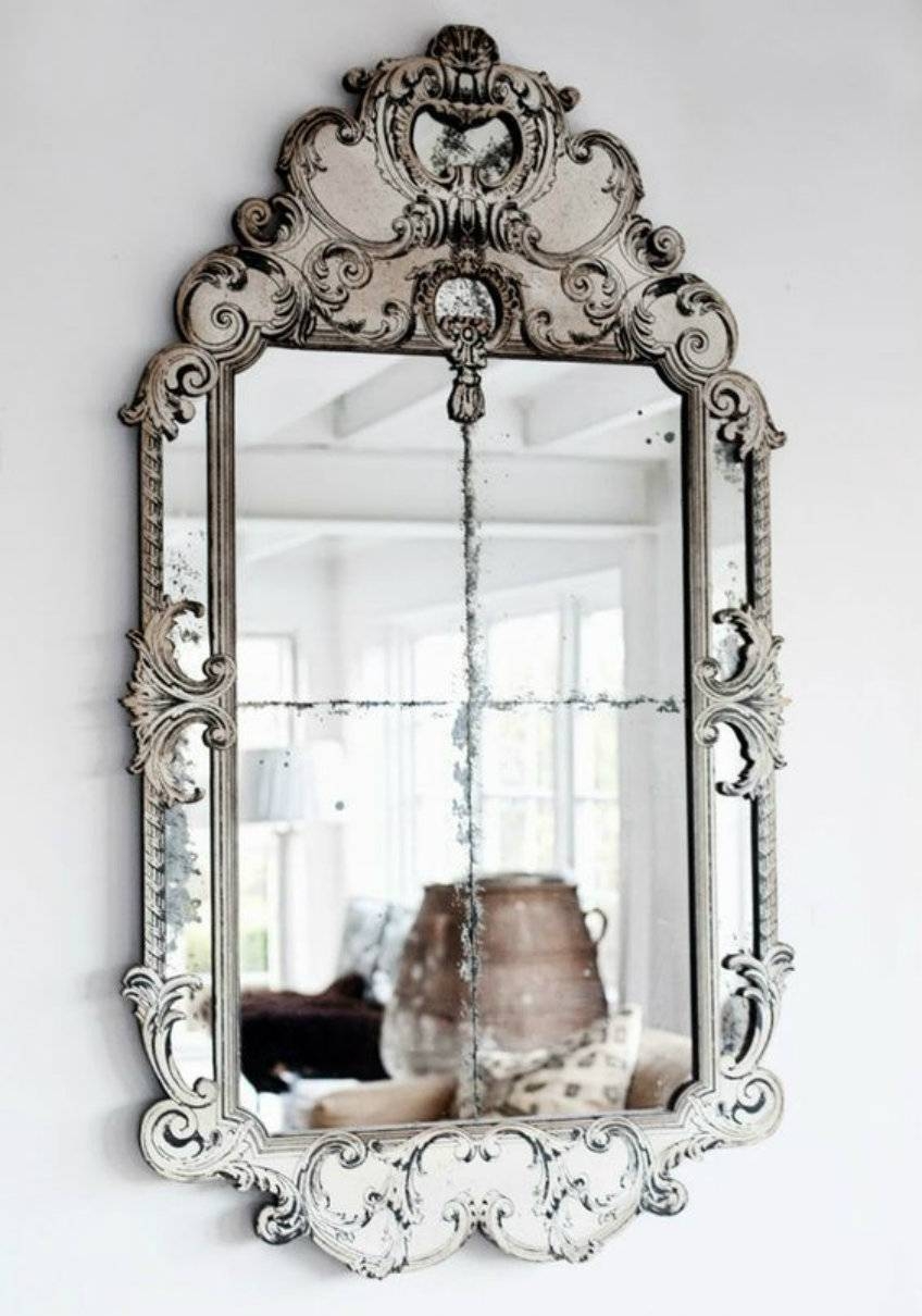 Venetian Mirror With Wine Aerators