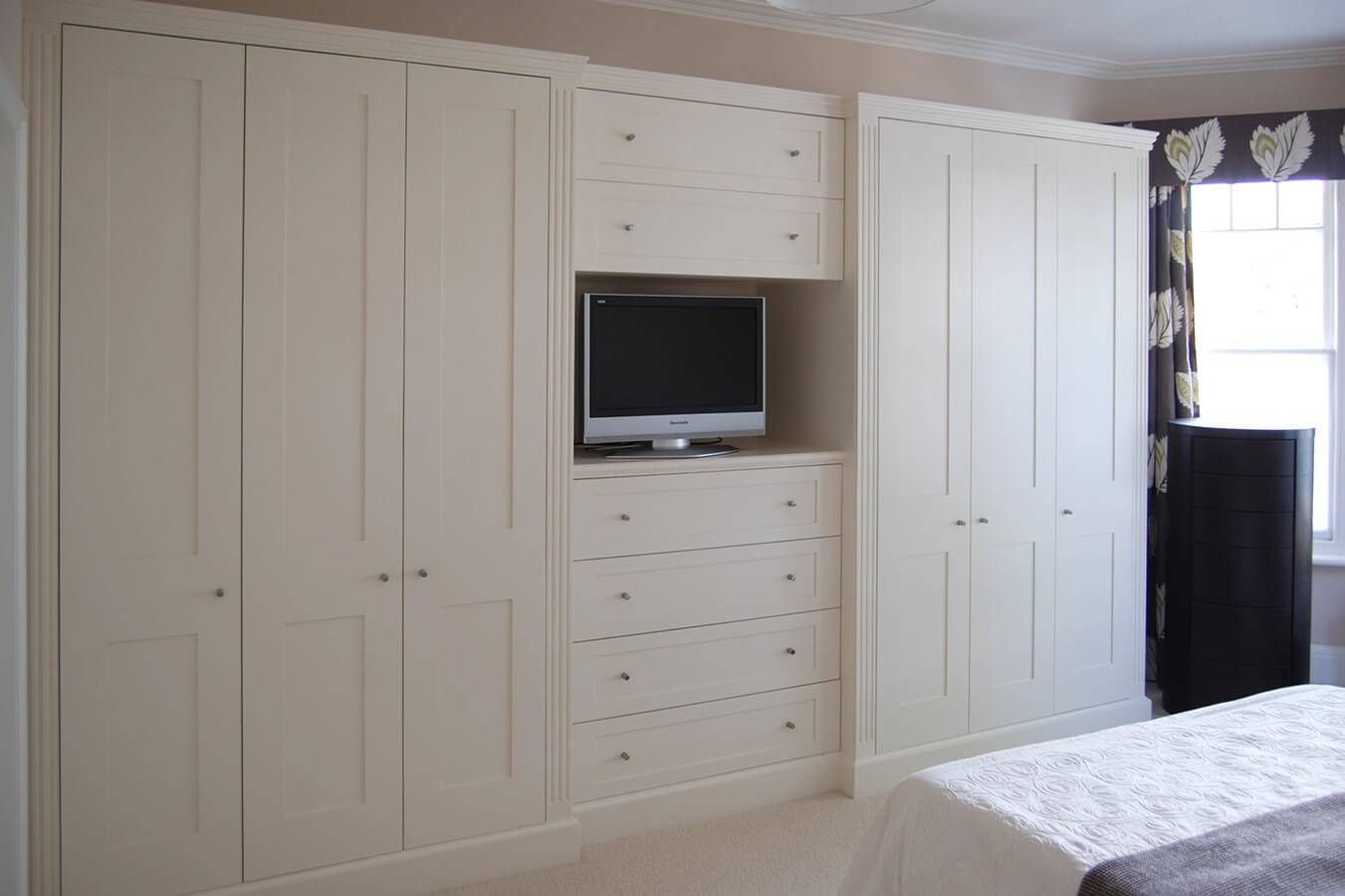 Fitted Bedrooms | Wardrobes, Beds And Chests Of Drawers For Wardrobes Chest Of Drawers Combination (View 11 of 15)