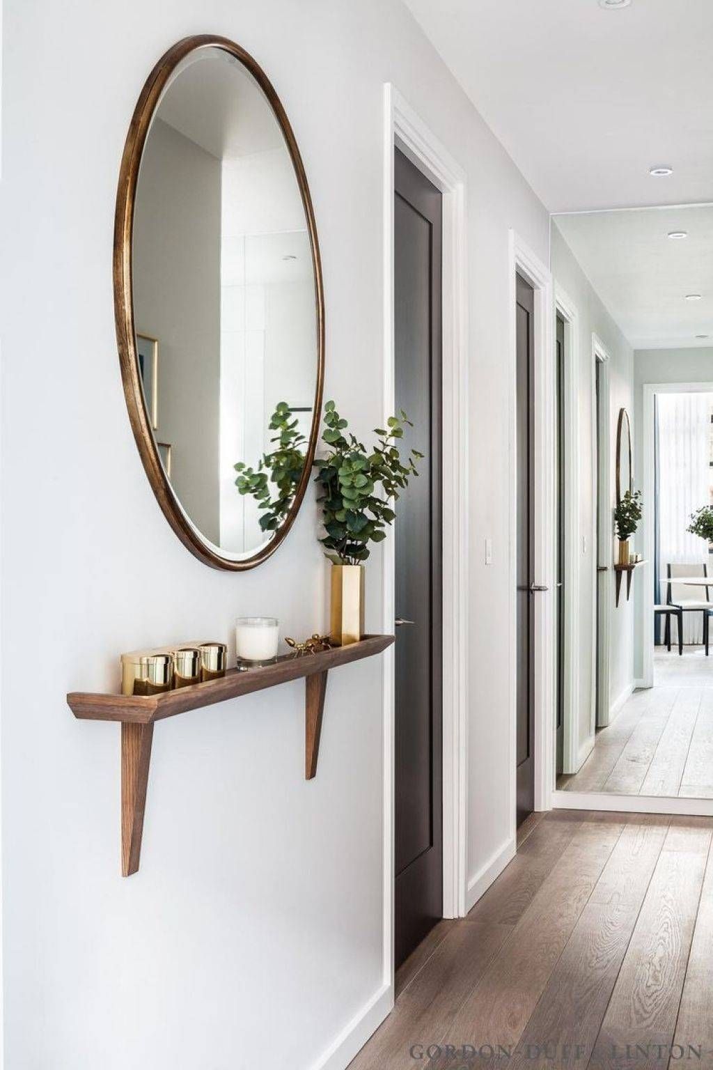 Hallway With Round Large Mirrors – Ways To Clean The Mirrors For Round Large Mirrors (View 12 of 25)