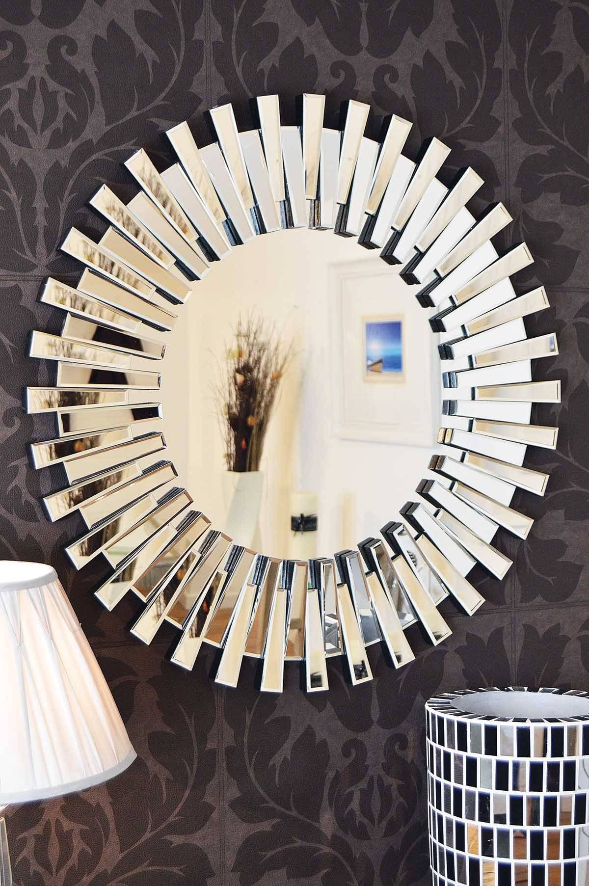 Interior: Vintage Venetian Mirror For Classic Interior Decor Pertaining To Contemporary Round Mirrors (View 12 of 25)