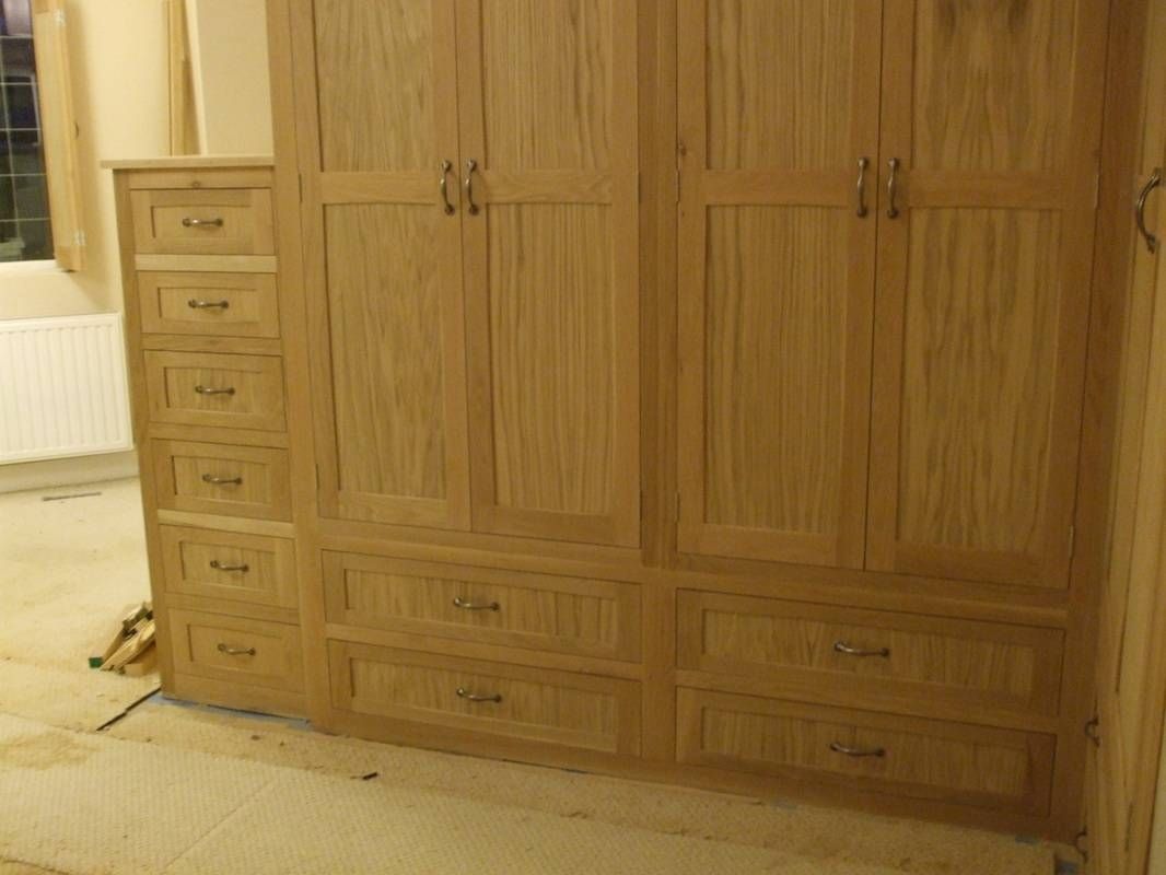 L Shaped Fitted Oak Wardrobe Gallery (View 23 of 30)