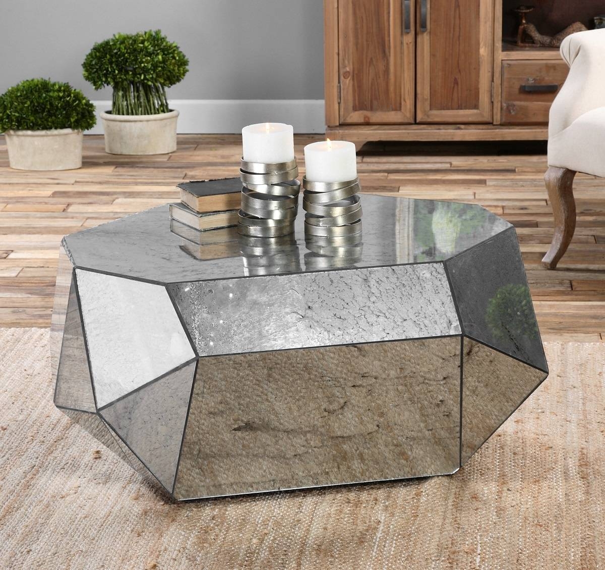 Round Mirrored Coffee Table | Idi Design Throughout Round Mirrored Coffee Tables (Photo 1 of 30)