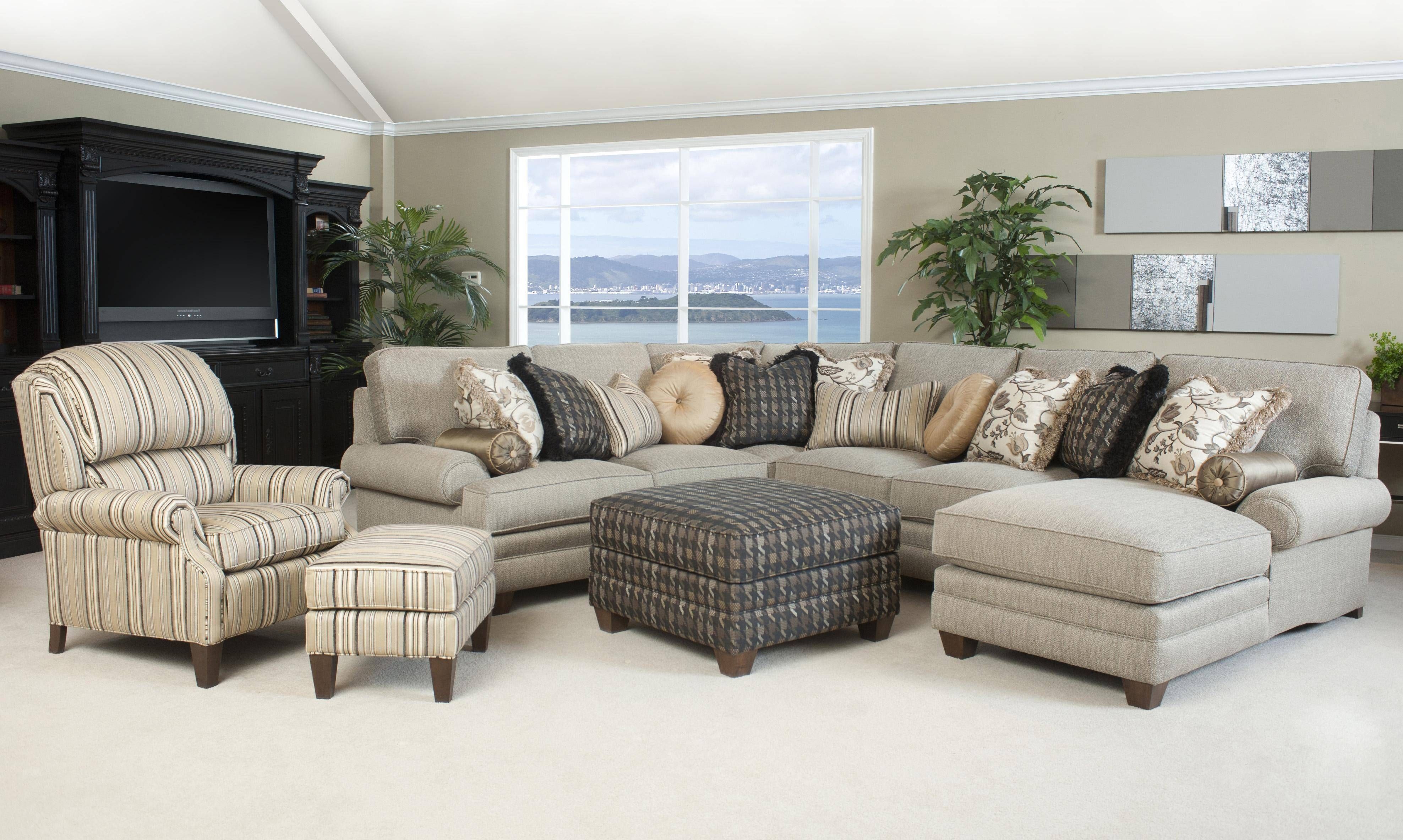 25 Collection of Traditional Sectional Sofas Living Room ...