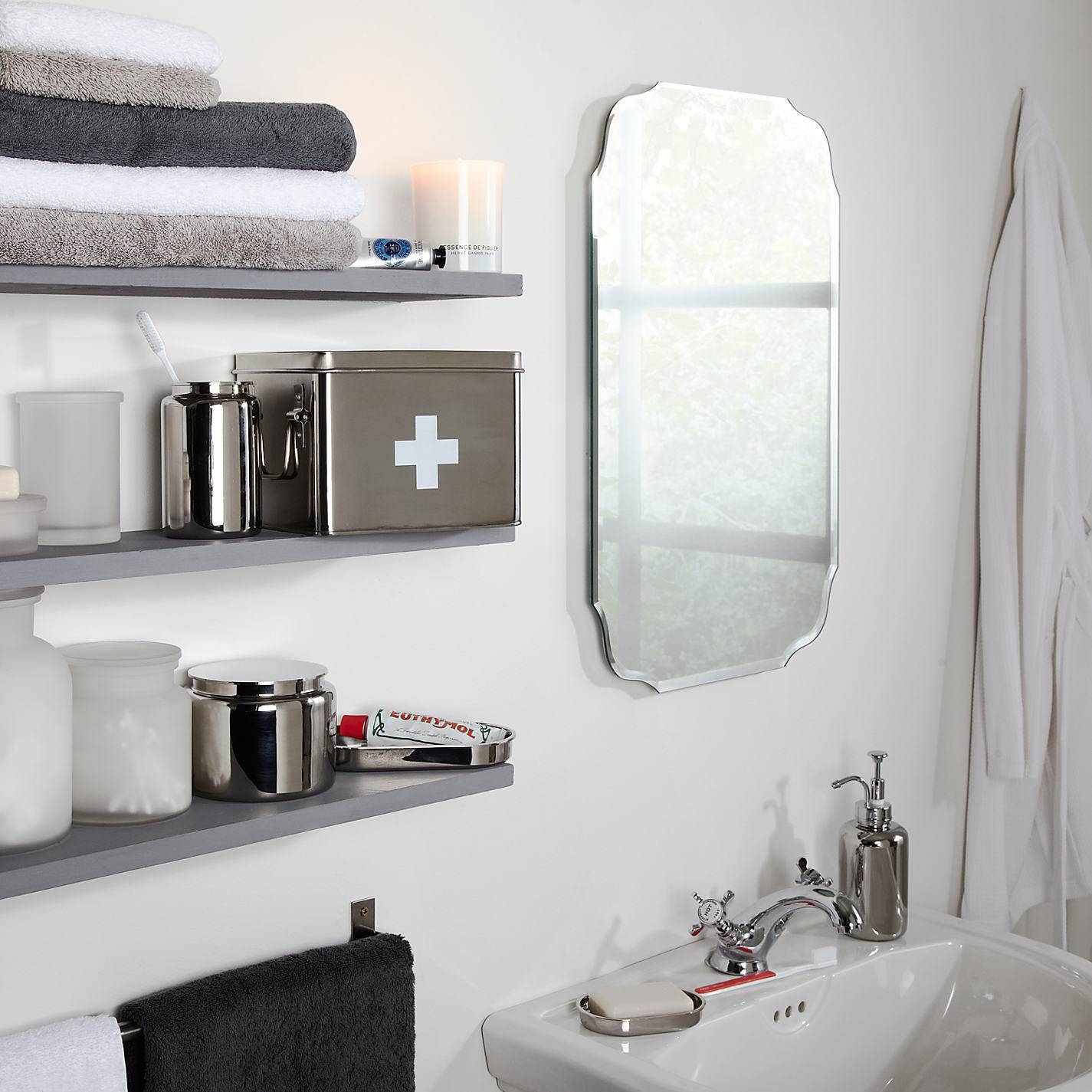 25 Ideas of Vintage Style Bathroom Mirrors