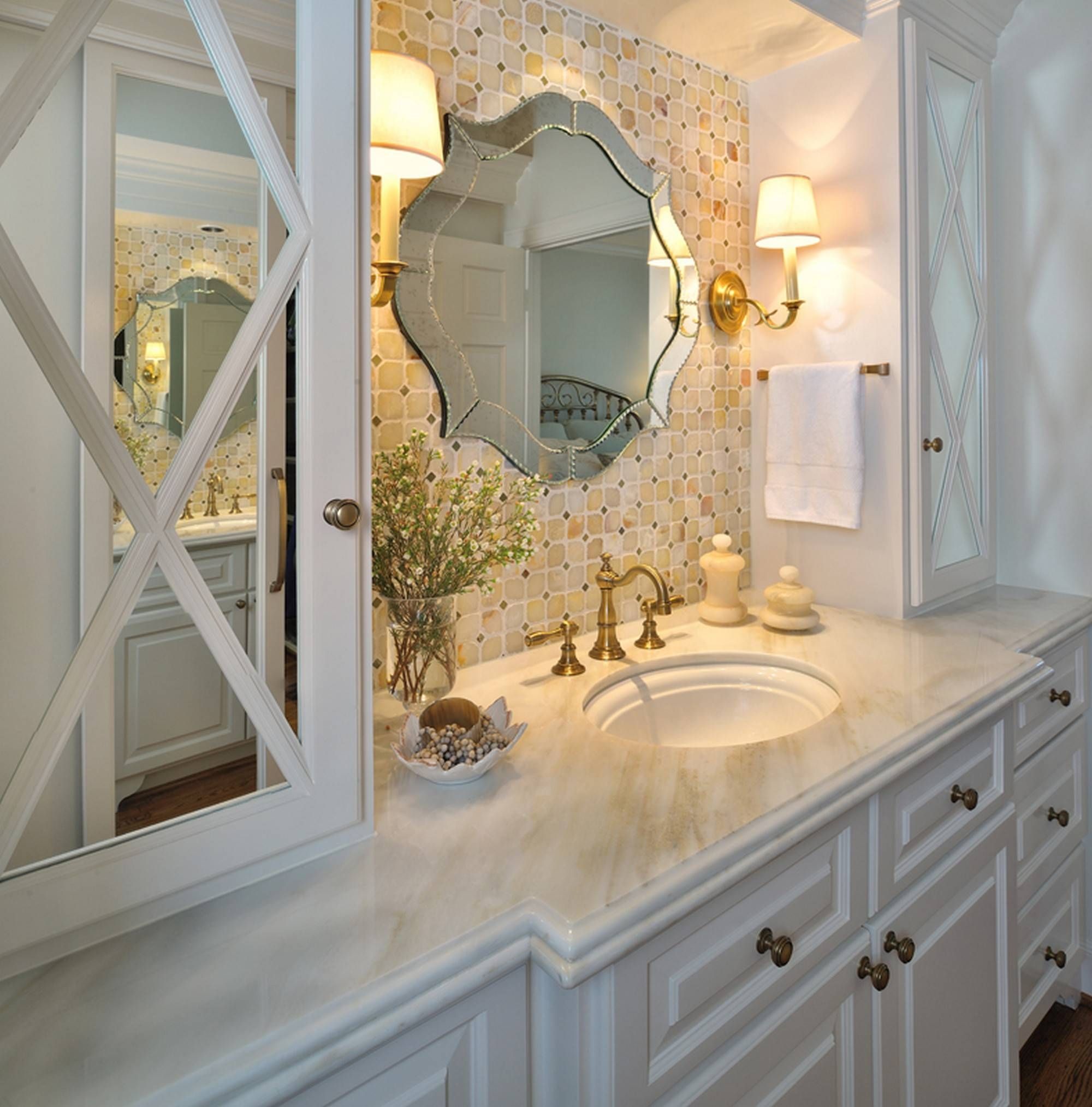 Exquisite Antique Bathroom With Unique Bathroom Mirror – Amidug Throughout Antique Mirrors For Bathrooms (View 7 of 15)