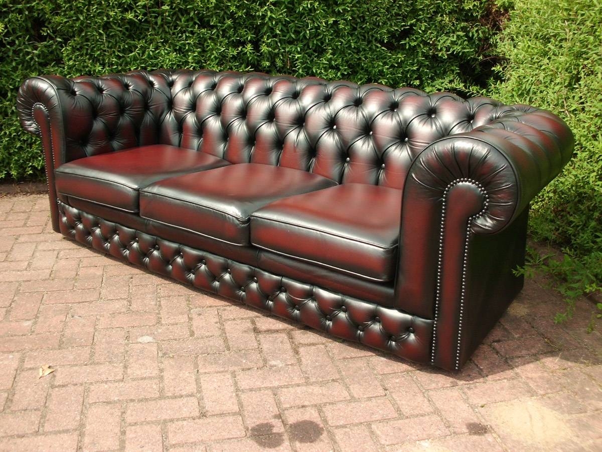 red leather chesterfield sofa