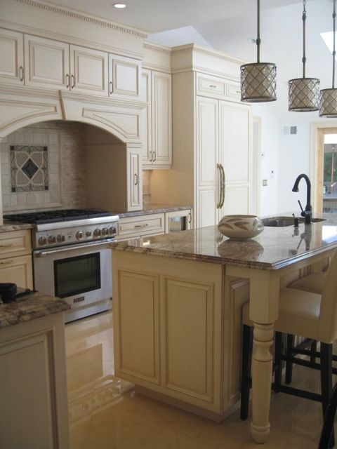 Showing Gallery of Kitchen Island Single Pendant Lighting (View 7 of 15 ...