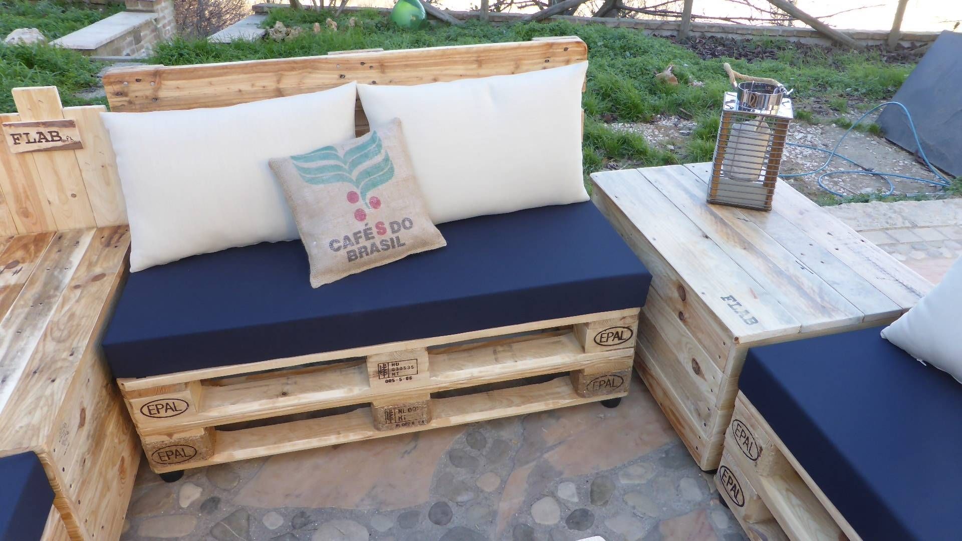 Diy Pallet Couches & Outdoor Pallet Furniture • 1001 Pallets With Pallet Sofas (View 8 of 15)