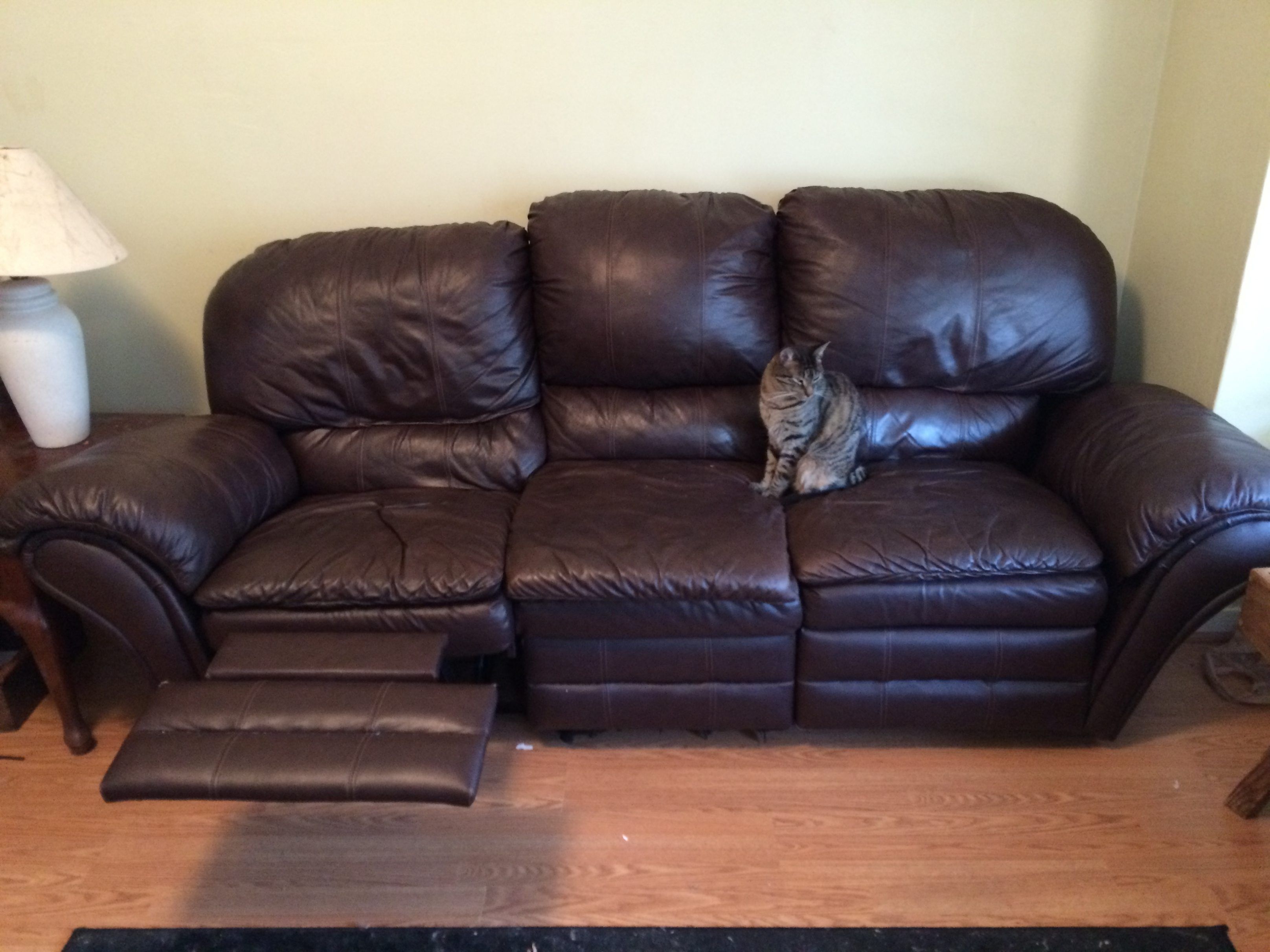 Free Sofa Craigslist #5 Awesome Leather Couch Craigslist 86 In Sofas Intended For Craigslist Leather Sofas (Photo 7 of 10)