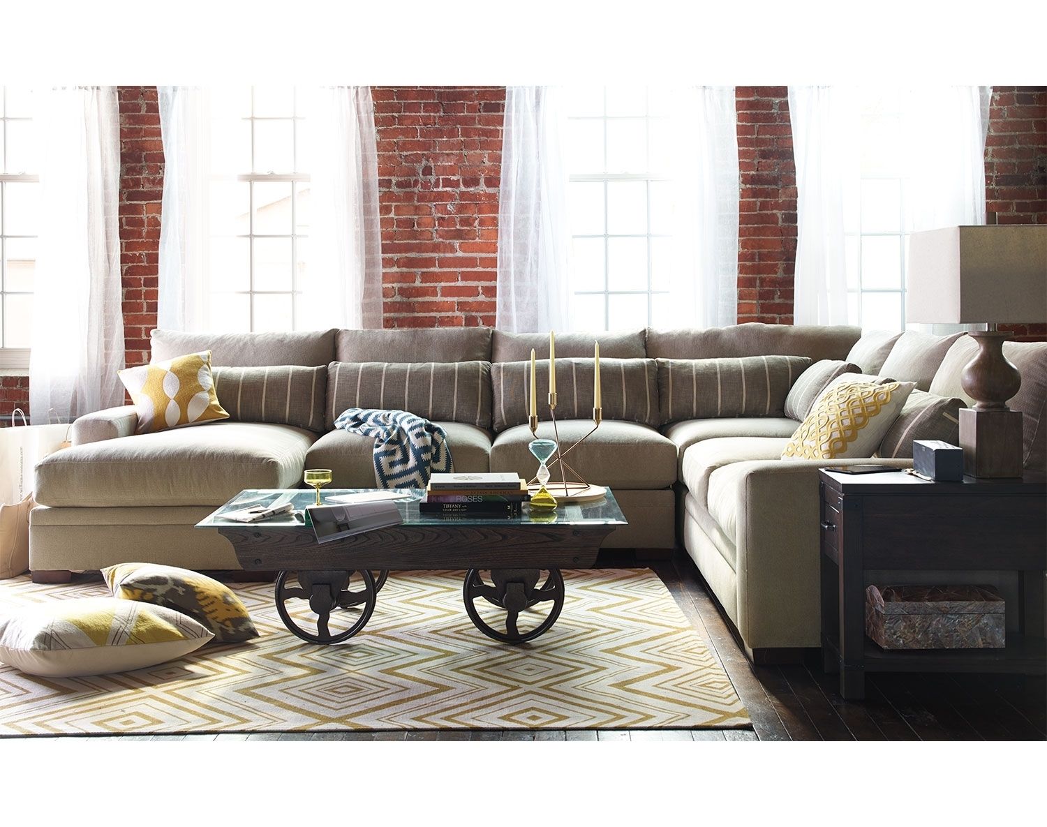 Featured Photo of 2024 Latest Ventura County Sectional Sofas