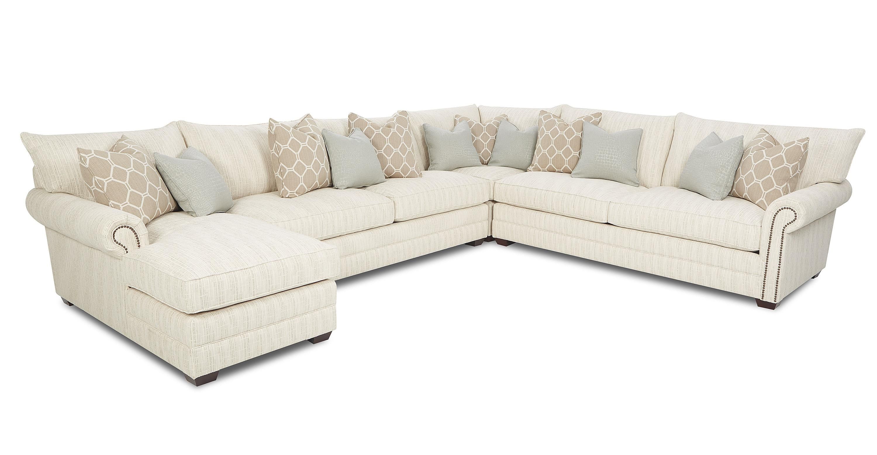 Traditional Sectional Sofa With Nailhead Trim And Chaise Lounge Inside Sectional Sofas With Nailhead Trim (Photo 1 of 10)
