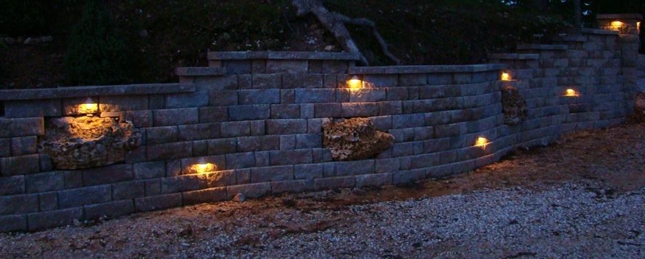 Cinder Block Fence Lights – Google Search | Courtyard | Pinterest Throughout Outdoor Retaining Wall Lighting (Photo 4 of 10)