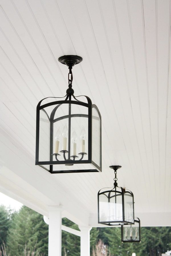 Featured Photo of 2024 Latest Outdoor Hanging Carriage Lights