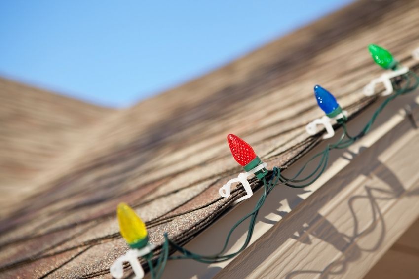 Well Suited Ideas How To Hang Christmas Lights Outside Without Nails Throughout Hanging Outdoor Christmas Lights Without Nails (View 8 of 10)