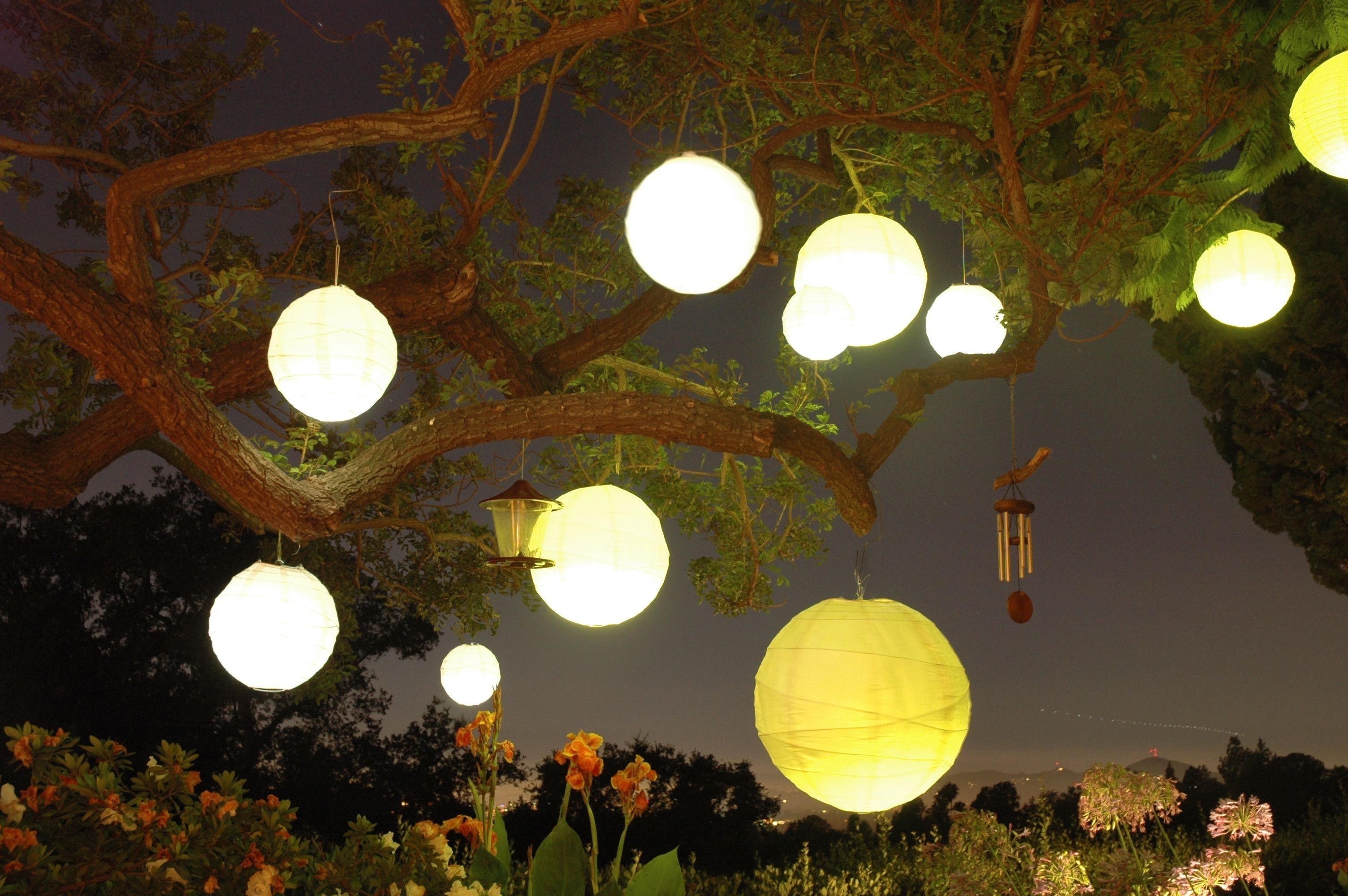 Divine Outdoor Lighting Via Paper Lanterns | Outdoor Wedding Regarding Outdoor Paper Lanterns (View 5 of 20)
