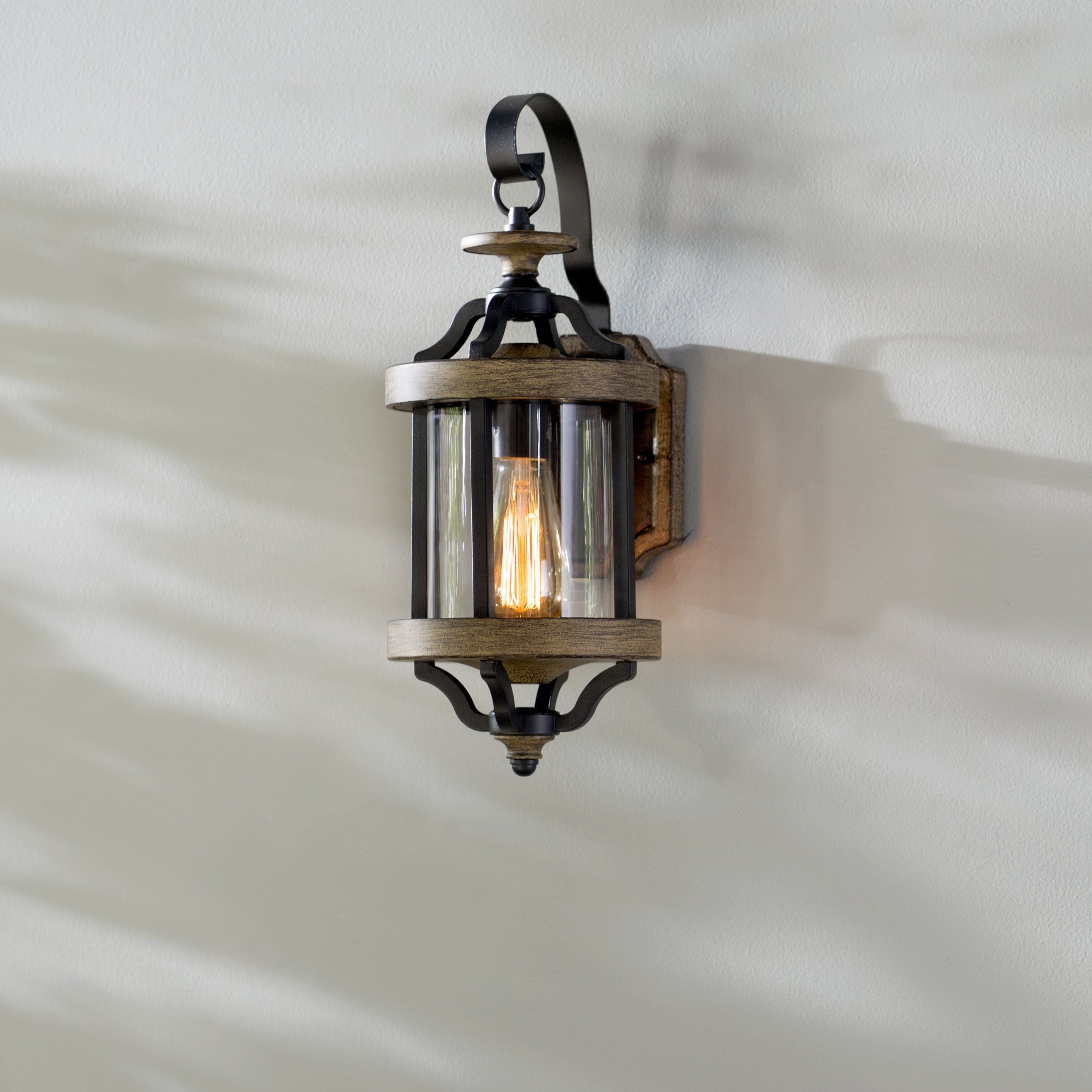 Laurel Foundry Modern Farmhouse Elisabetta 1 Light Outdoor Wall Intended For Joanns Outdoor Lanterns (View 17 of 20)
