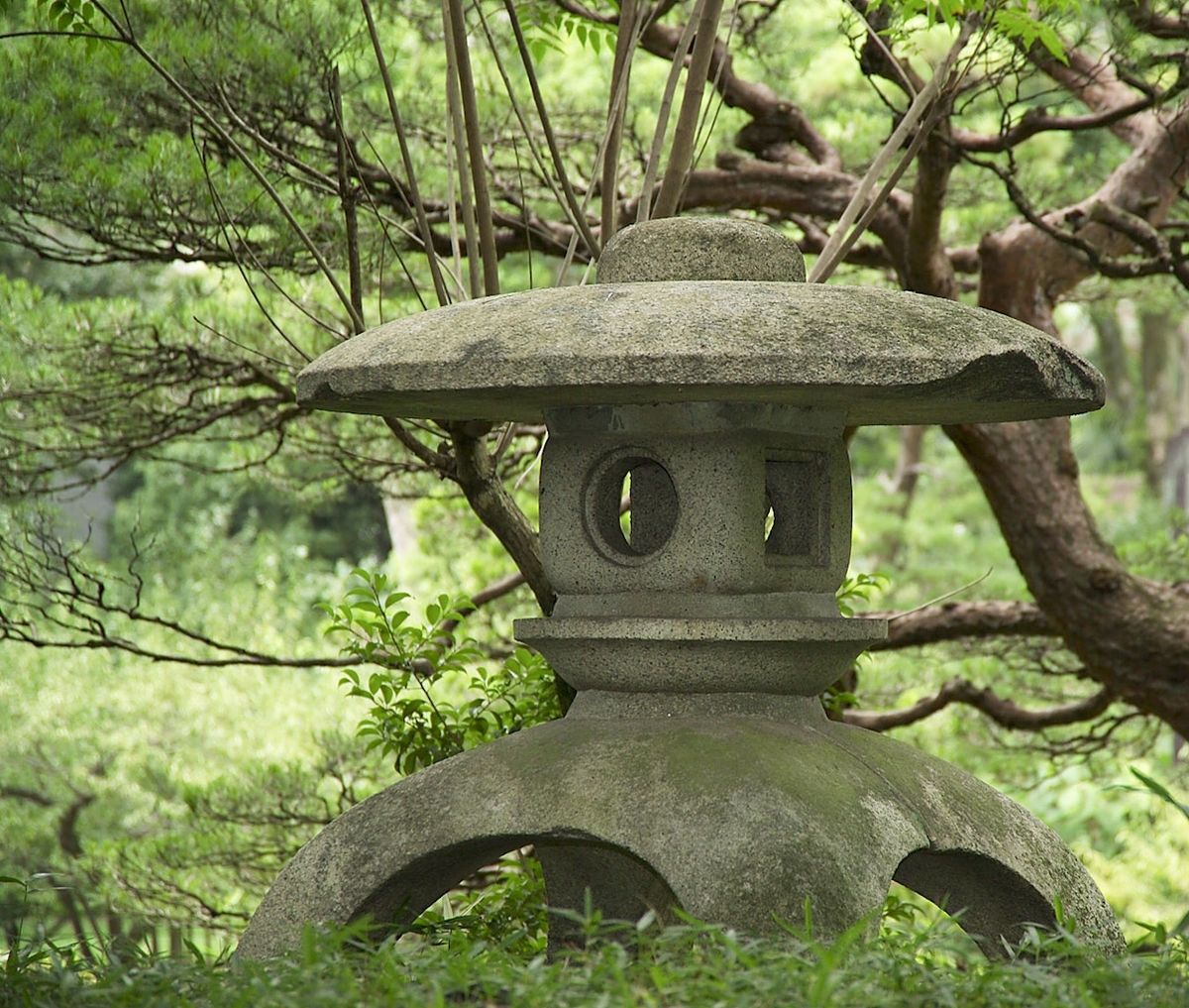 Tōrō – Wikipedia For Outdoor Oriental Lanterns (Photo 7 of 20)