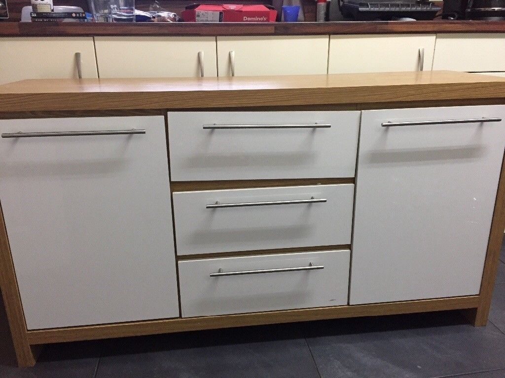 White And Oak Sideboard/unit In Good Condition (View 9 of 30)