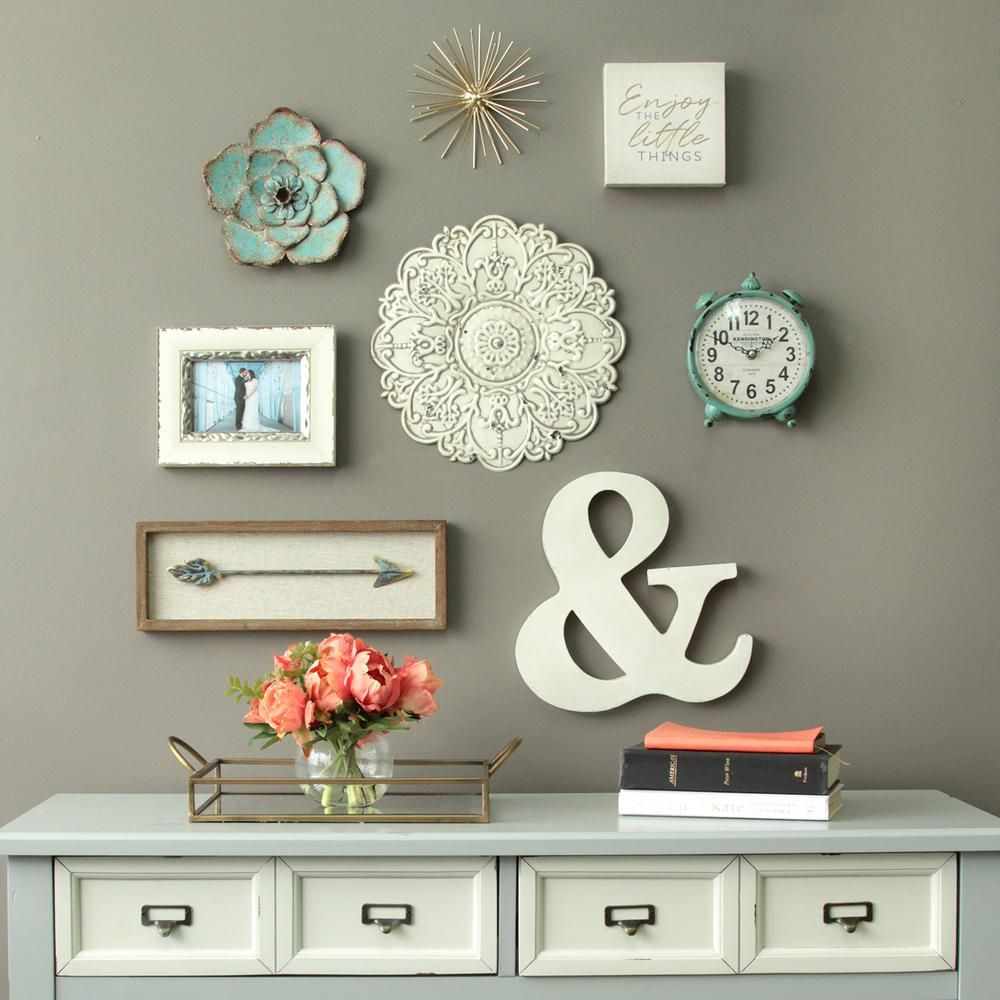Stratton Home Decor Stratton Home Decor Small Blue Medallion With Shabby Medallion Wall Decor (View 23 of 30)