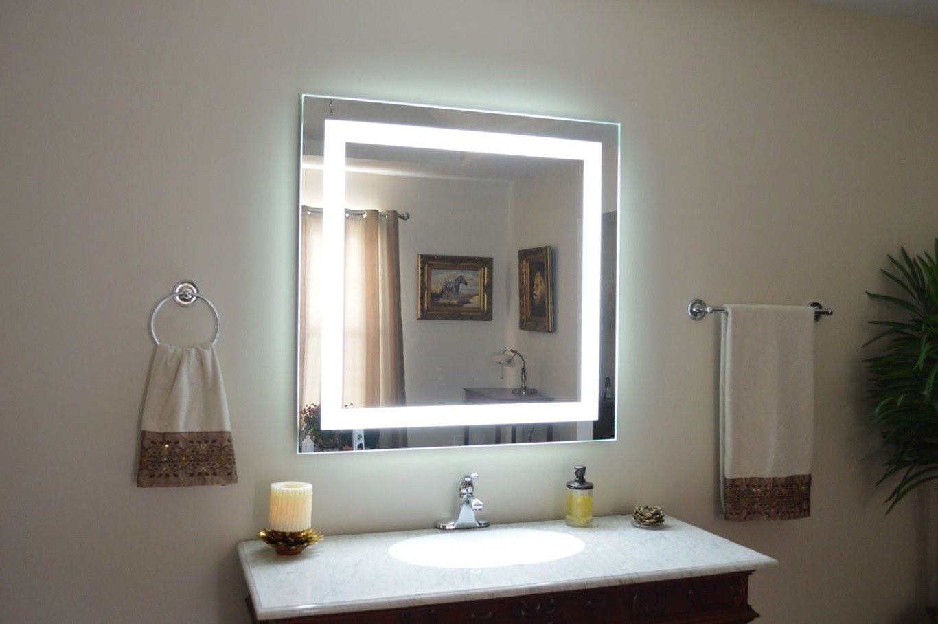 Wall Accent Mirror Traditional Vanity Mirrors Bathroom Of Regarding Traditional Accent Mirrors (View 27 of 30)
