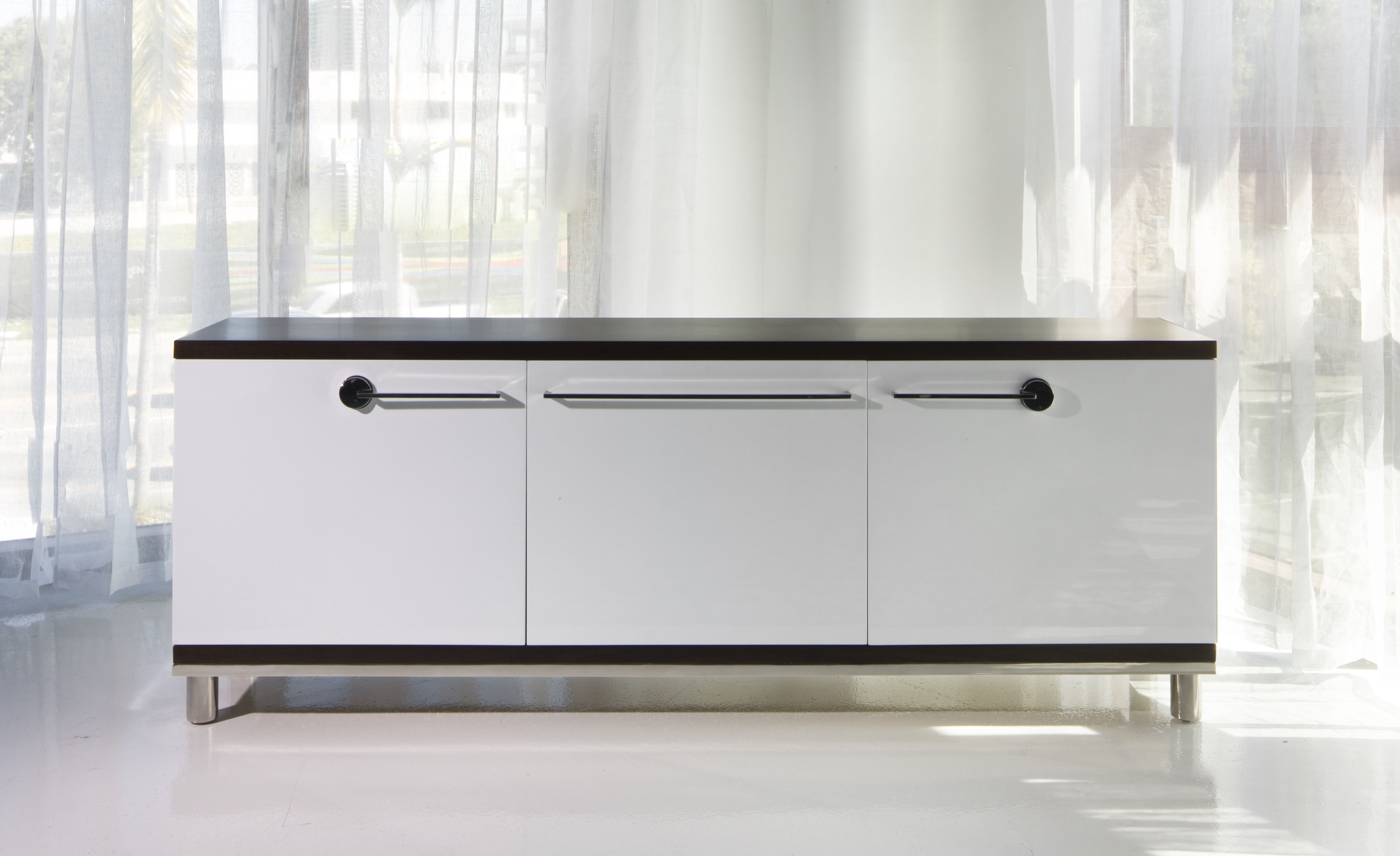 Buffet Of White High Gloss Laquer And Wenge Wood Top Satin Within White Wood And Chrome Metal High Gloss Buffets (Photo 5 of 30)