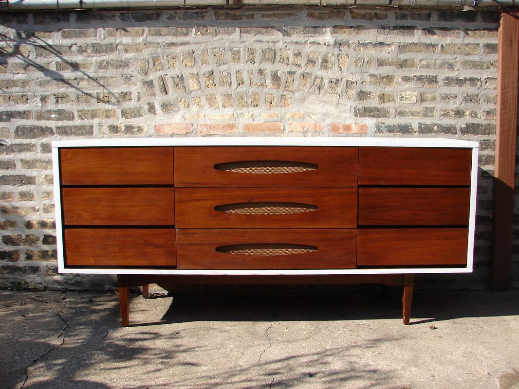 Furniture Mid Century Modern Walnut Credenza White Finish Throughout Mid Century White Buffets (View 27 of 30)