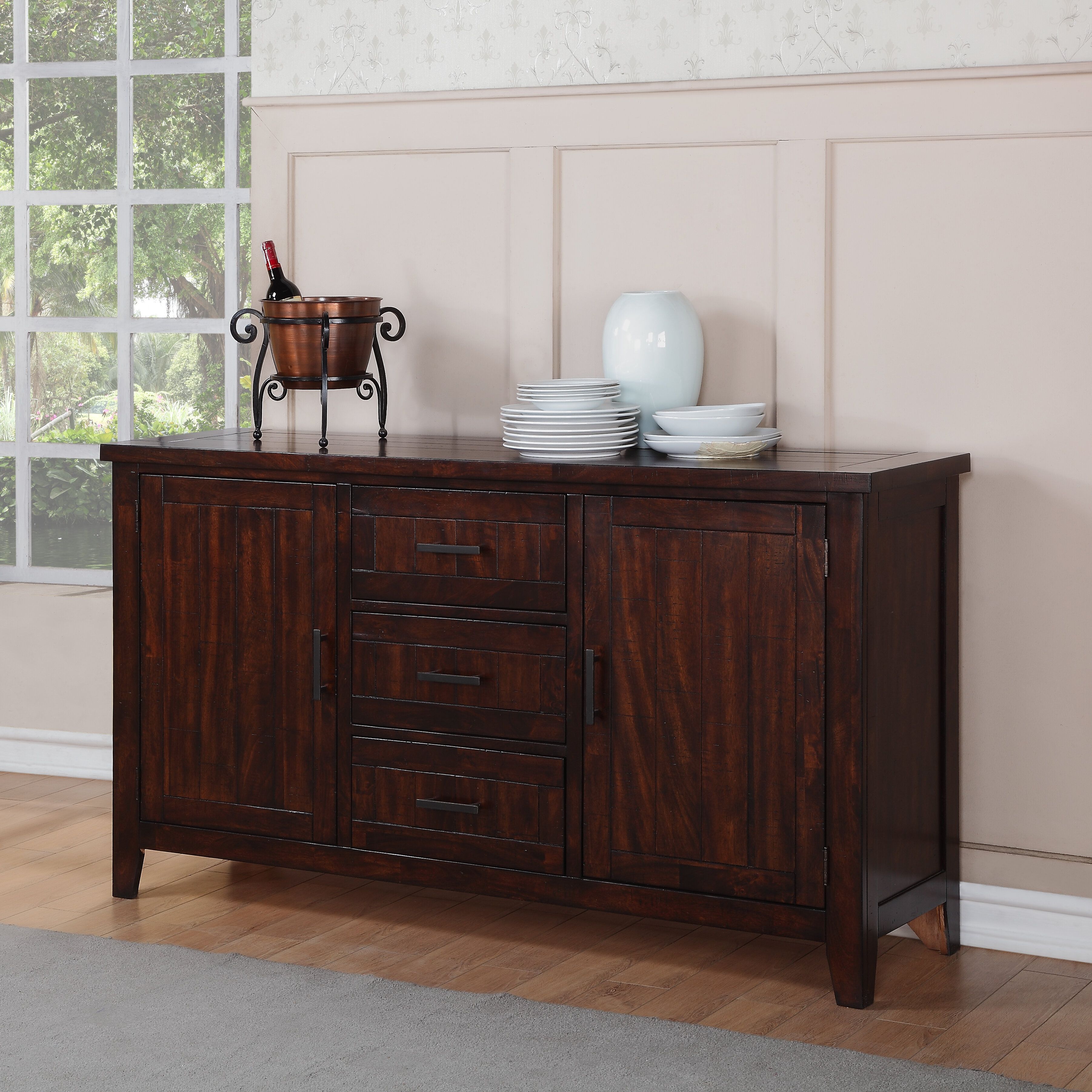 Featured Photo of 2024 Latest Seiling Sideboards