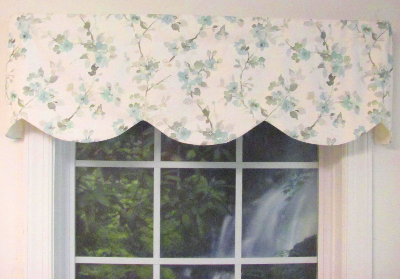 Cornice Valance – Scalloped – Fully Lined – Custom Select Inside Tailored Toppers With Valances (Photo 3 of 20)