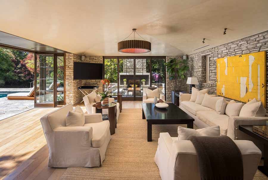 Jennifer Aniston's Incredible Living Rooms Unveiled At £ (View 16 of 20)