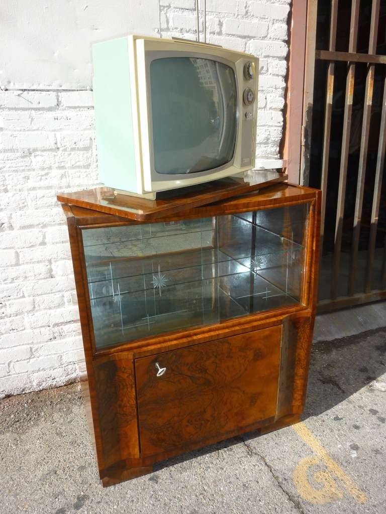 Art Deco Radio And Tv Stand At 1stdibs With Regard To Deco Wide Tv Stands (View 15 of 15)