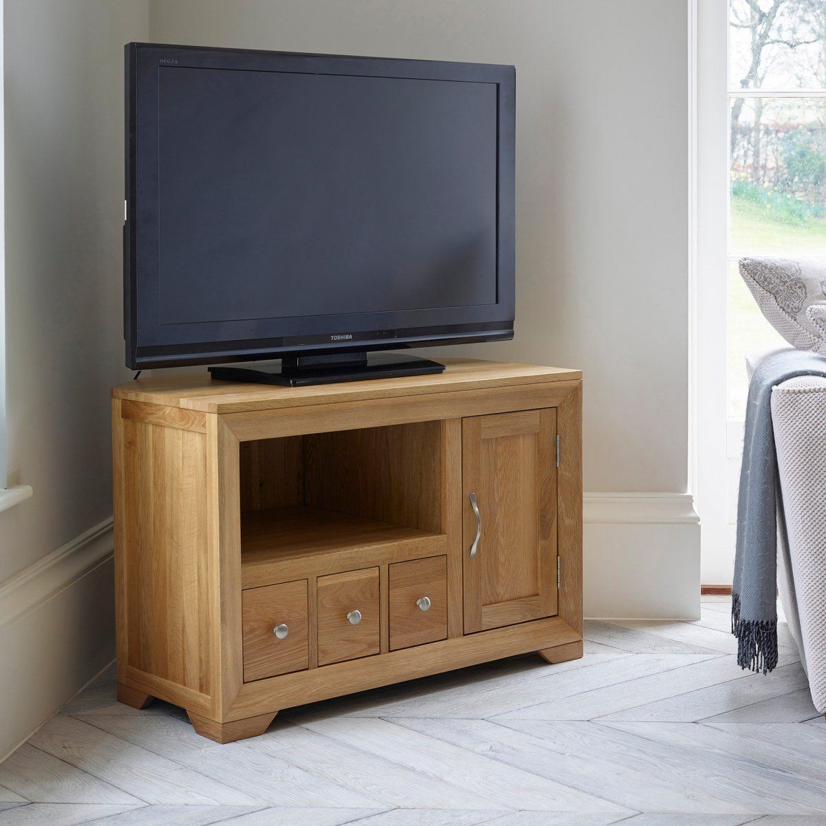 Bevel Small Corner Tv Cabinet In Solid Oak | Oak Furniture With Solid Oak Corner Tv Cabinets (View 6 of 15)
