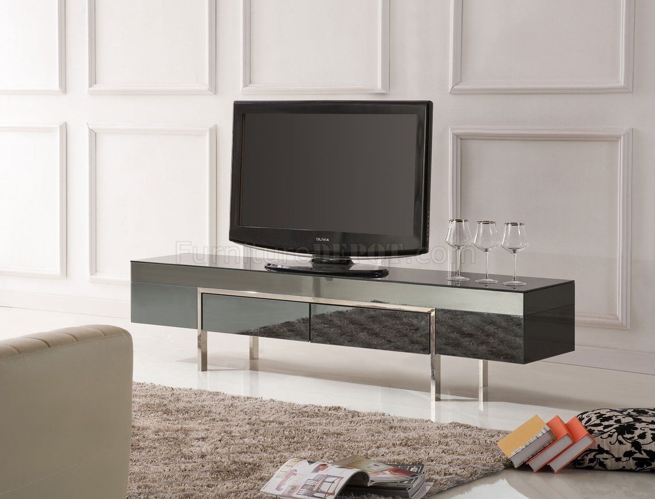 Black High Gloss Laquer Finish Modern Tv Stand W/metal Legs Intended For Stylish Tv Cabinets (View 10 of 15)