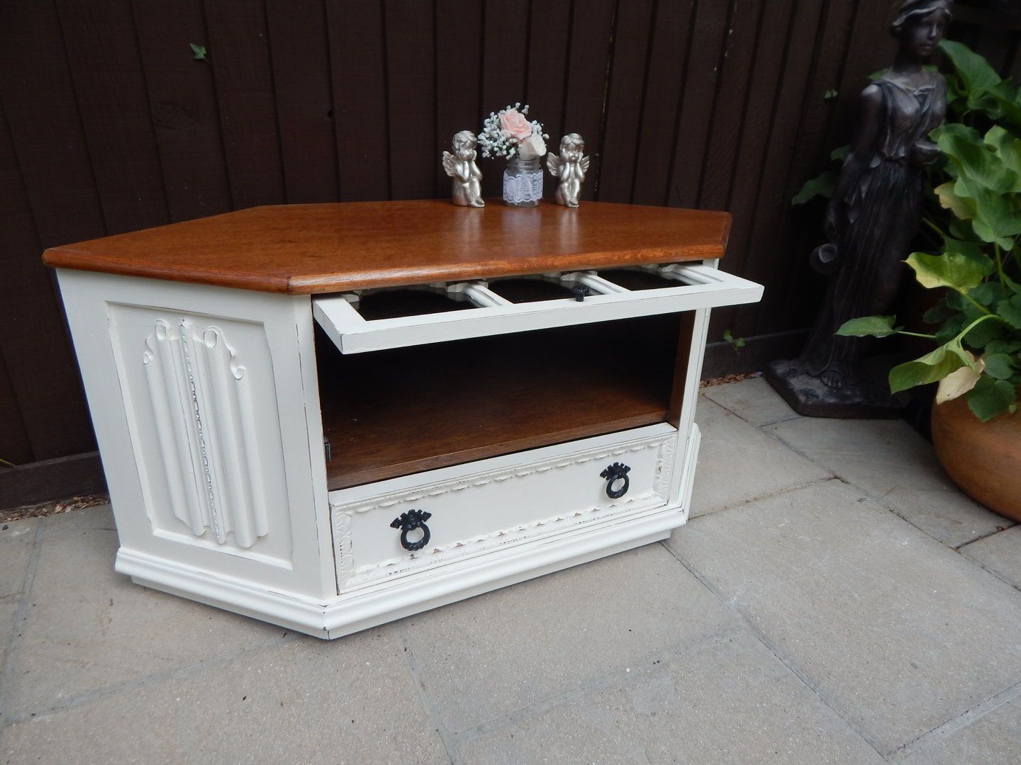 Gorgeous Solid Oak , Vintage , Shabby Chic Corner Tv Throughout Shabby Chic Tv Cabinets (View 3 of 15)