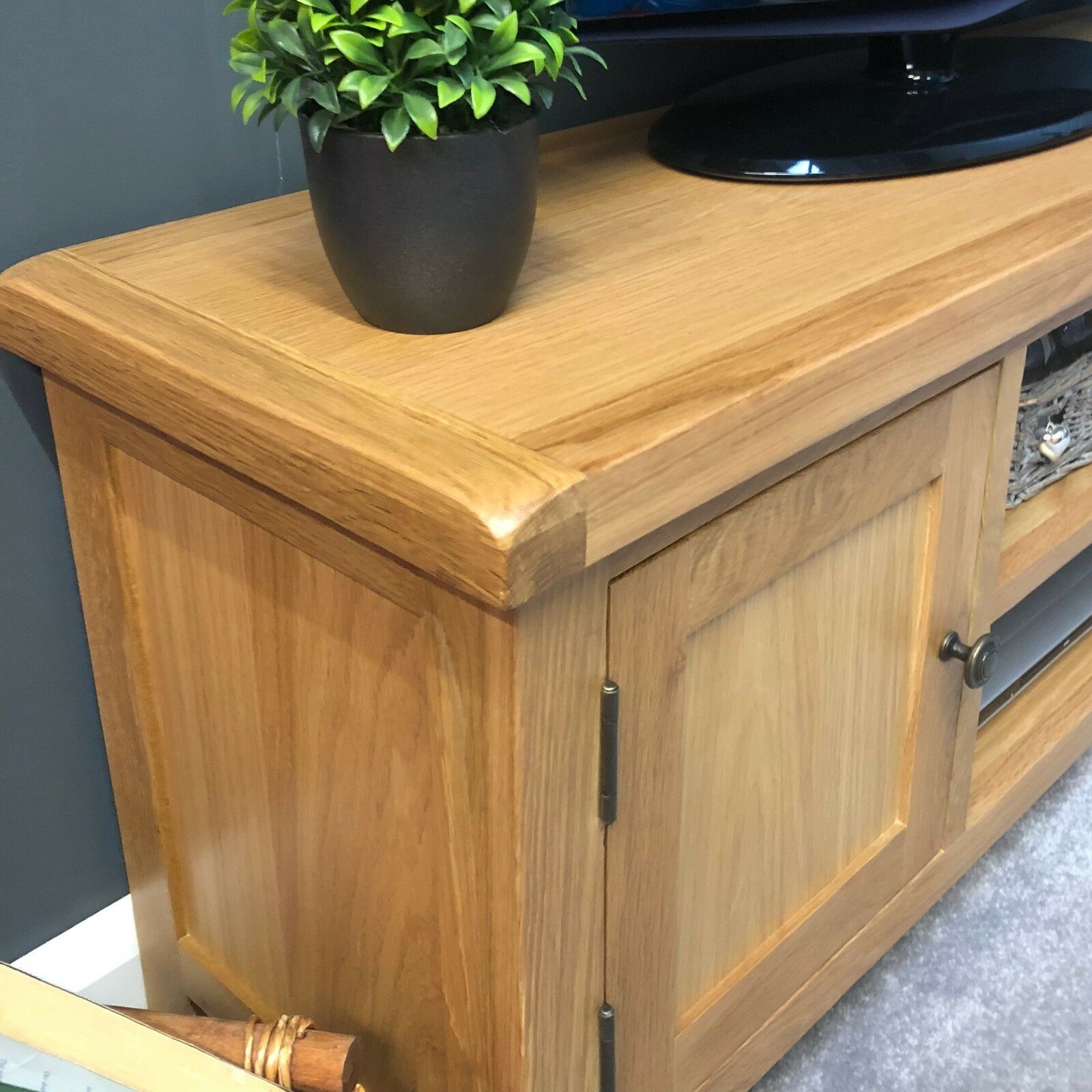 Large Oak Tv Stand Wide Solid Wood Television Unit With With Chunky Wood Tv Unit (View 3 of 15)