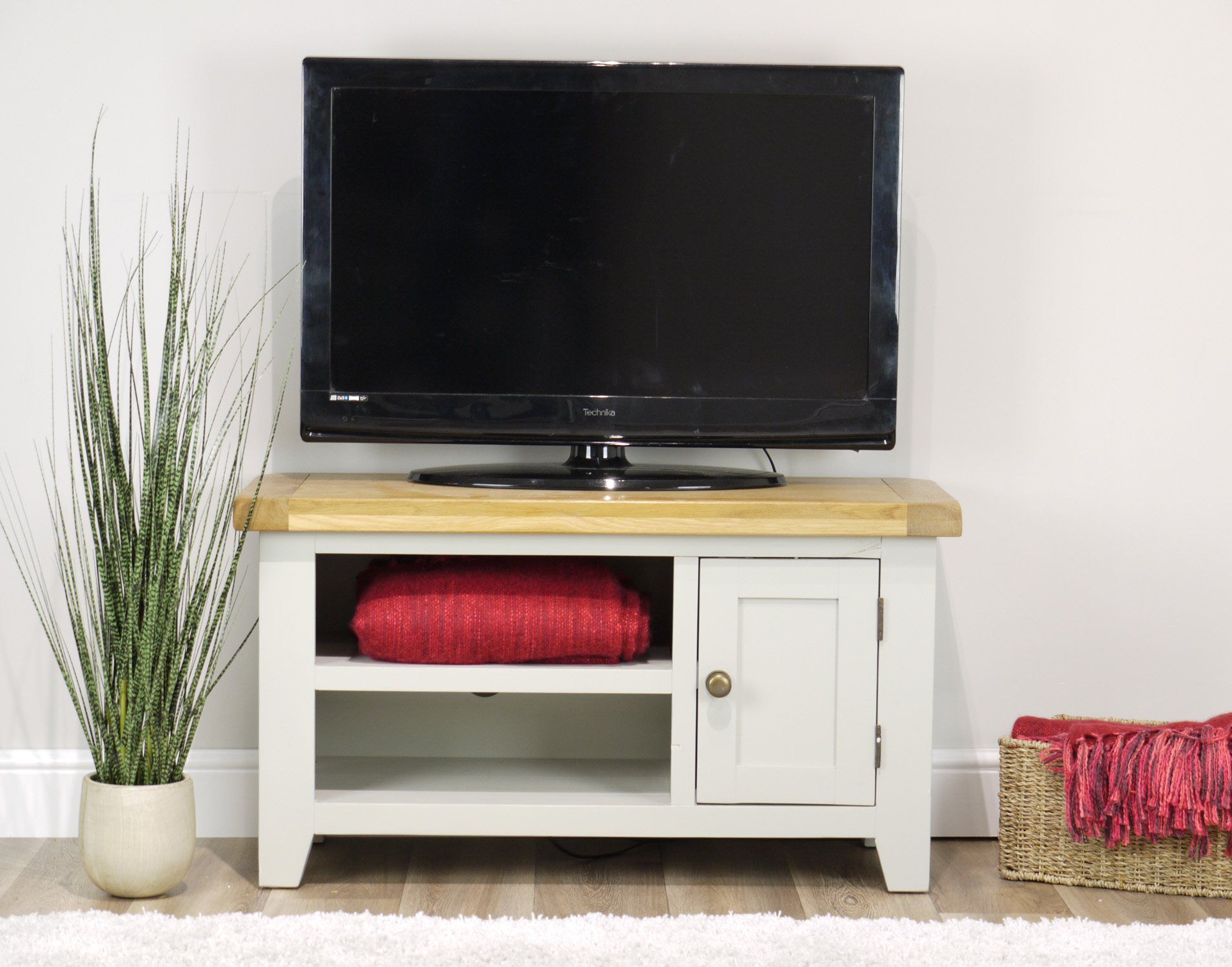Oak City – Arklow Painted Oak Small Tv Stand – Furniture World Pertaining To Painted Tv Stands (View 1 of 15)