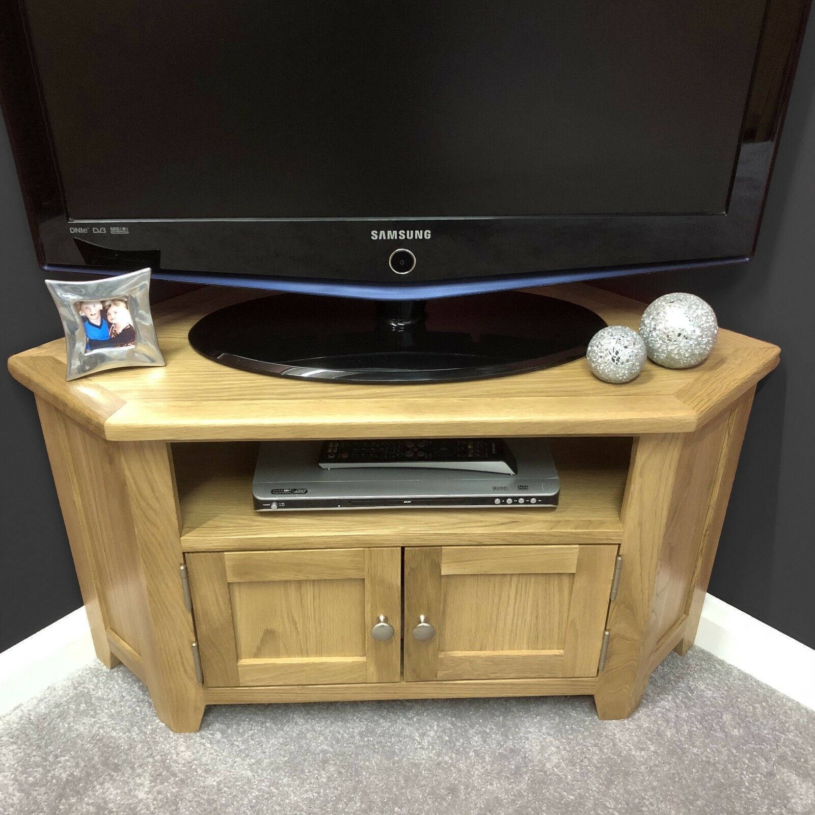 Oak Corner Tv Stand With Doors / Solid Wood Television For Sidmouth Oak Corner Tv Stands (View 5 of 15)