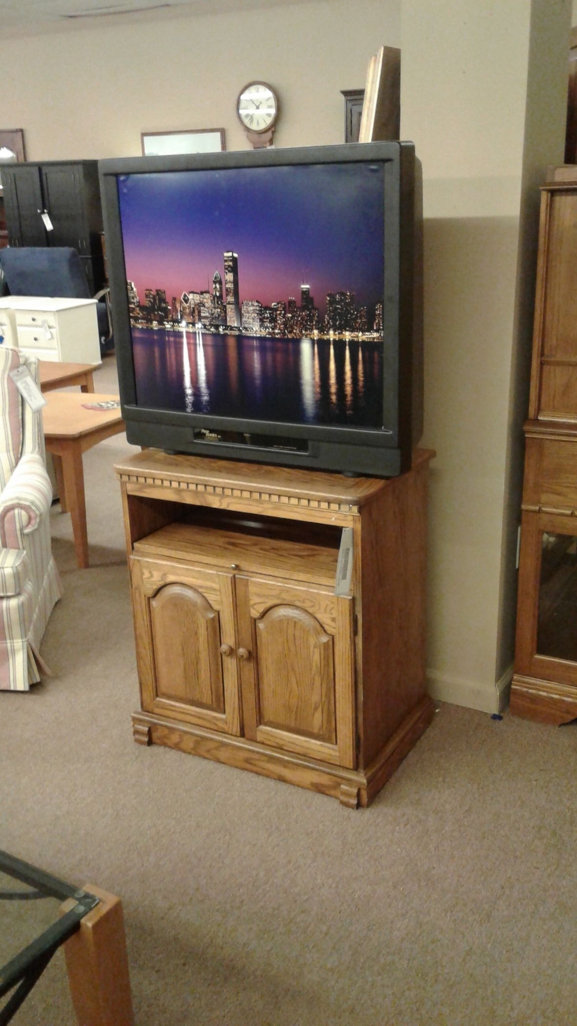 Oak Swivel Top Tv Stand | Delmarva Furniture Consignment Intended For Swivel Tv Stands With Mount (View 8 of 15)