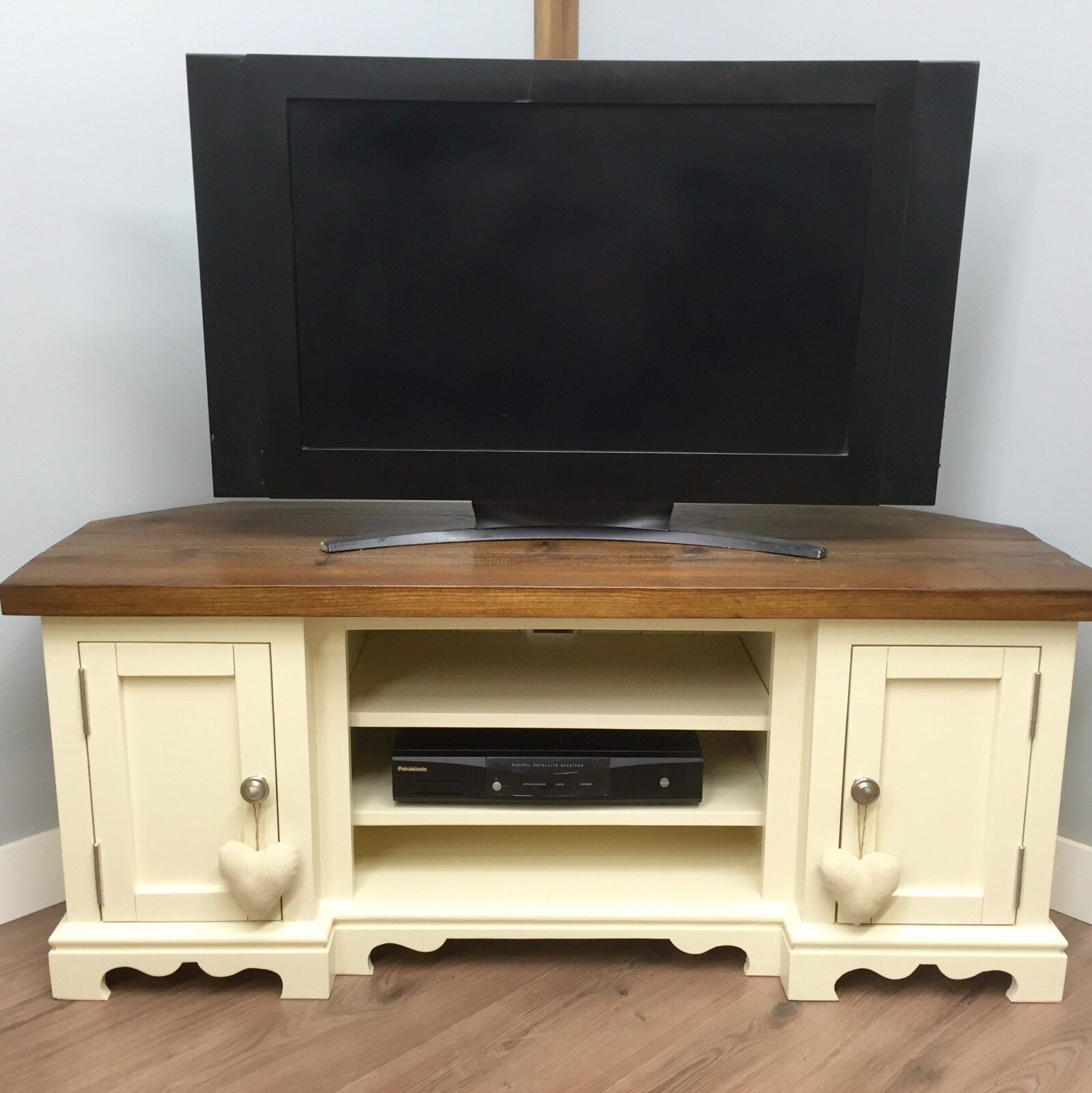 Shaped Farmhouse Corner Tv Stand With 2 Doors – Farmhouse In Avalene Rustic Farmhouse Corner Tv Stands (View 4 of 15)