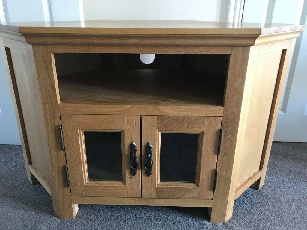 Solid Oak Corner Tv Stand Chunky And Good | In Hednesford For Solid Oak Corner Tv Cabinets (View 8 of 15)