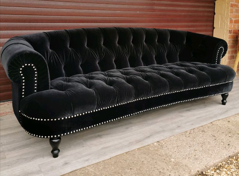 Traditional French Chesterfield Black Deep Velvet Large With 3pc French Seamed Sectional Sofas Velvet Black (View 14 of 15)