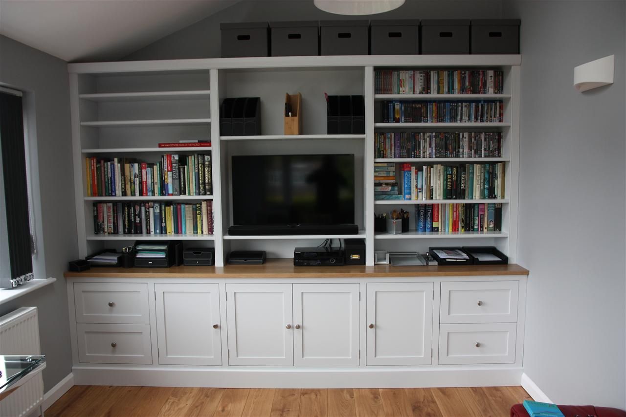 Tv And Family Room Throughout Tv Stands Bookshelf Combo (Photo 2 of 15)