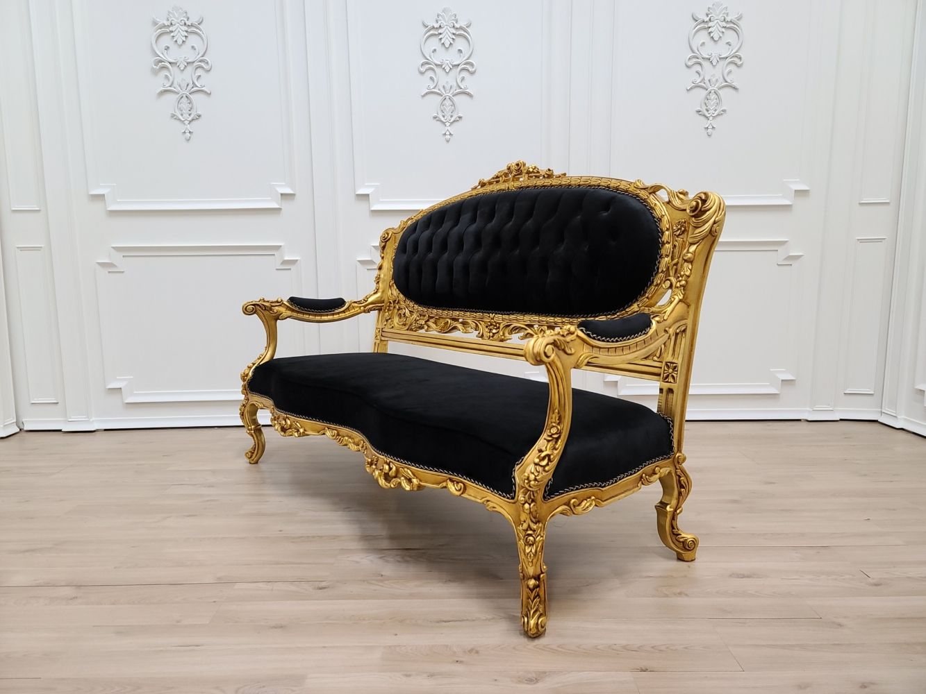 Victorian Sofa/ Antique Gold Leaf Finish Frame/ Tufted With 4pc French Seamed Sectional Sofas Velvet Black (View 10 of 15)