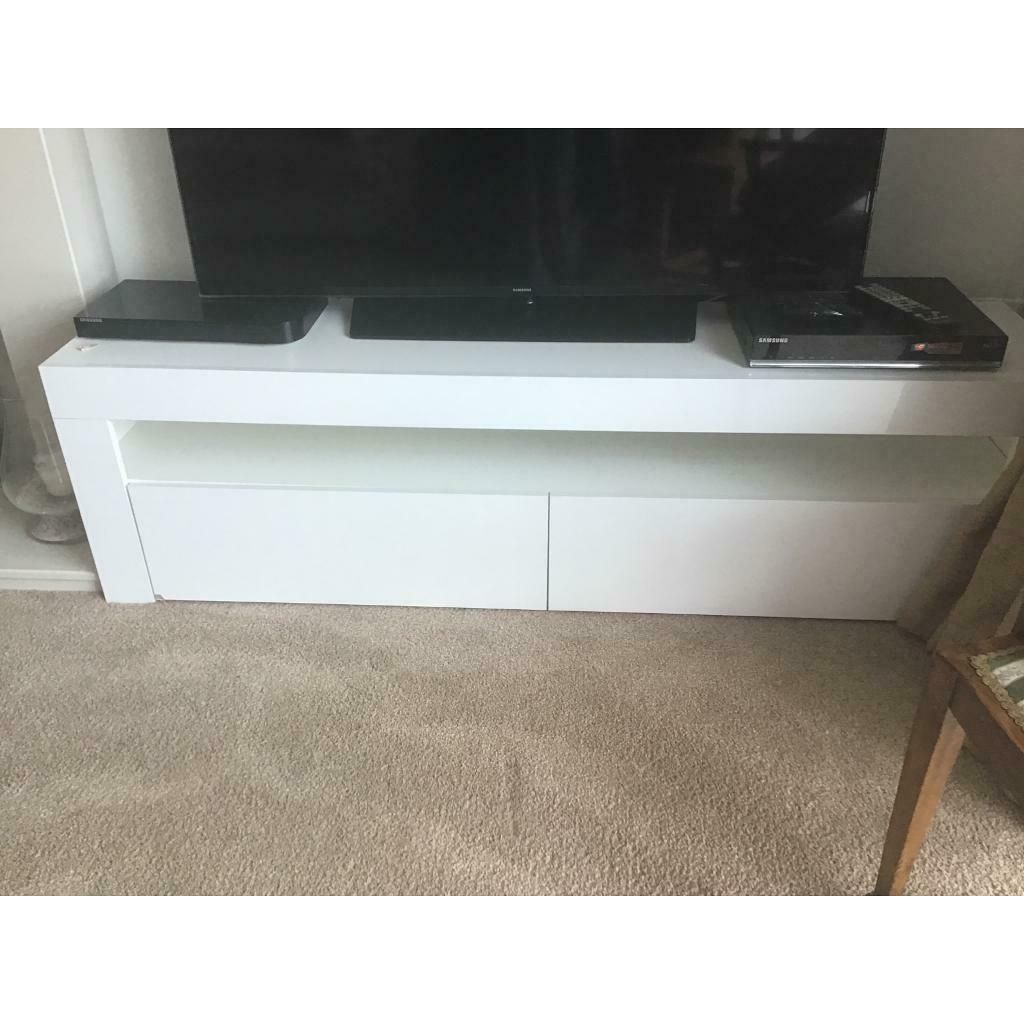 White High Gloss Tv Cabinet With Door Handles | In With Regard To Cream High Gloss Tv Cabinet (View 4 of 15)