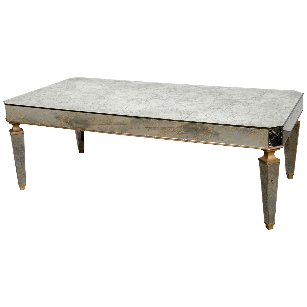 Elegant Mirrored And Gilt Cocktail Table In The Manner Of Pertaining To Mirrored Cocktail Tables (View 12 of 15)