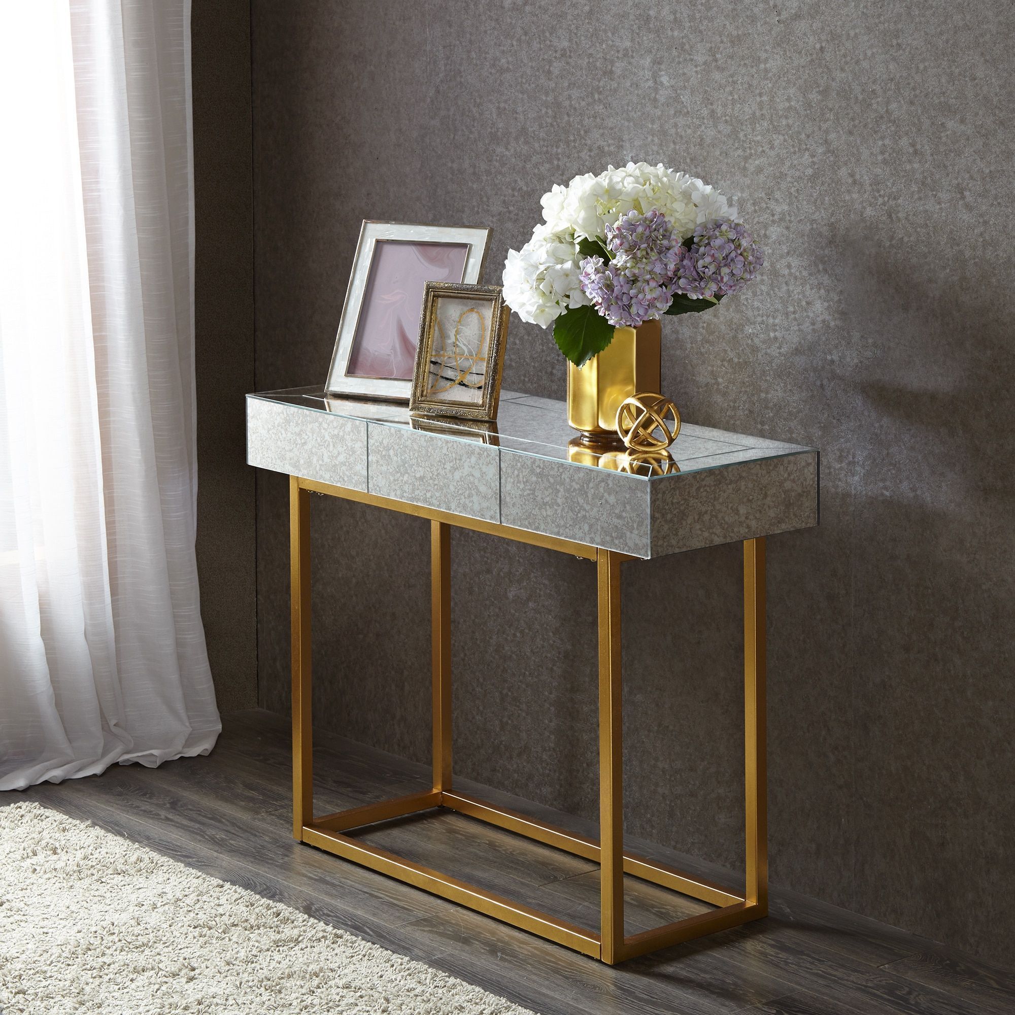 Madison Park Glam Willa Mirror/ Gold Console Table | Sofa Intended For Gold And Mirror Modern Cube End Tables (View 8 of 15)