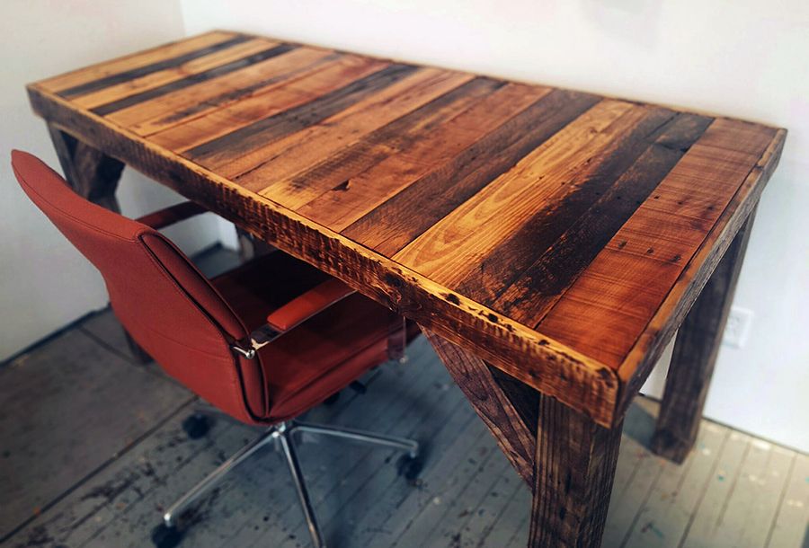 33 Stunning Reclaimed Wood Desks For Reclaimed Barnwood Wood Writing Desks (View 6 of 15)