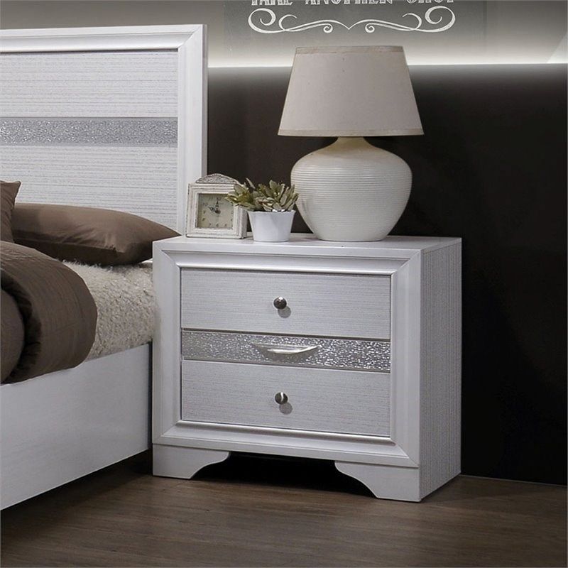 Furniture Of America Laren Contemporary Wood 3 Drawer Nightstand In With Regard To Matte White 3 Drawer Wood Desks (View 2 of 15)
